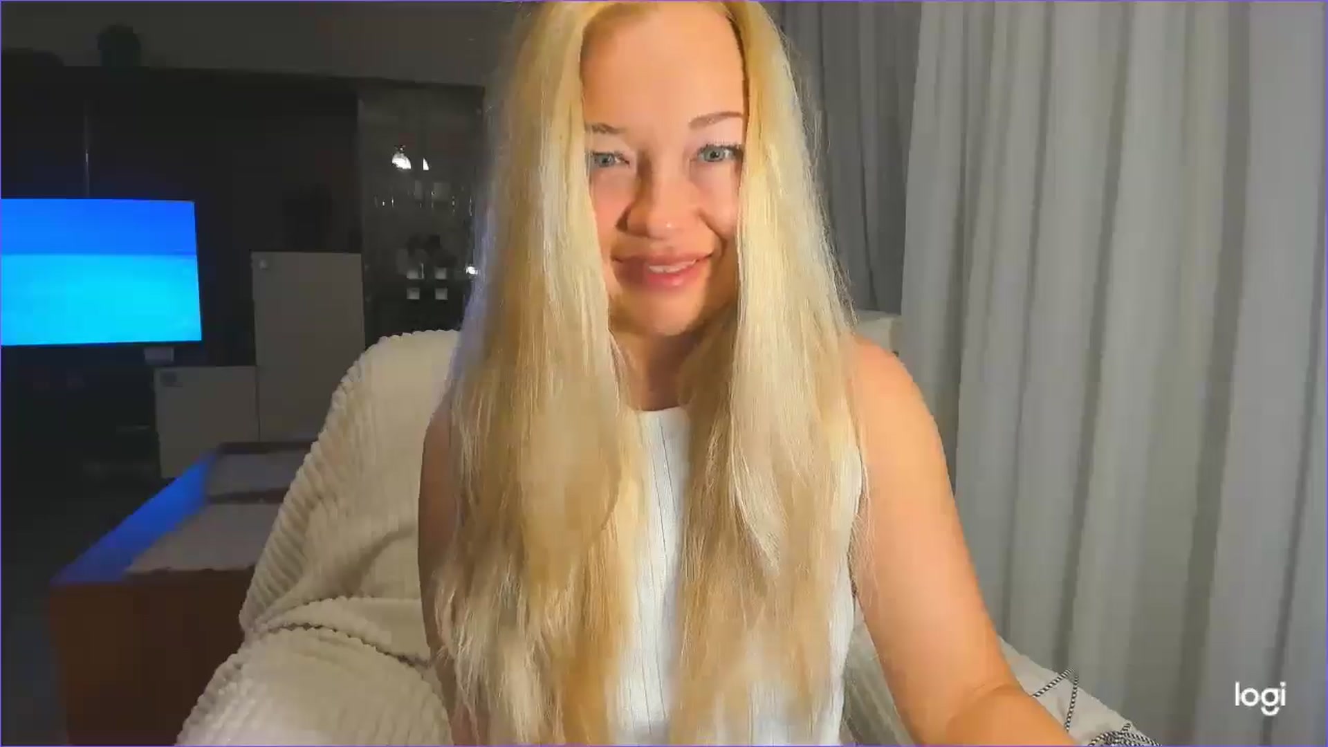 Gallery image thumbnail from FlamingoBday's myfreecams stream on, 02/26/2025, 23:39 image 3 of 20