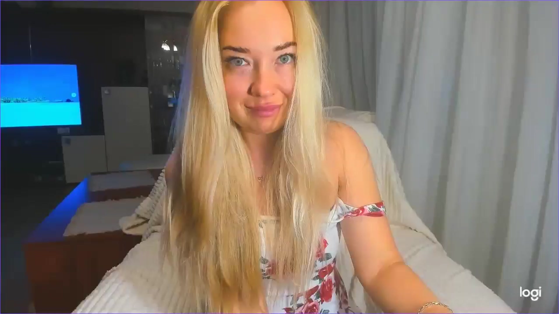 Gallery image thumbnail from FlamingoBday's myfreecams stream on, 02/28/2025, 01:10 image 9 of 20