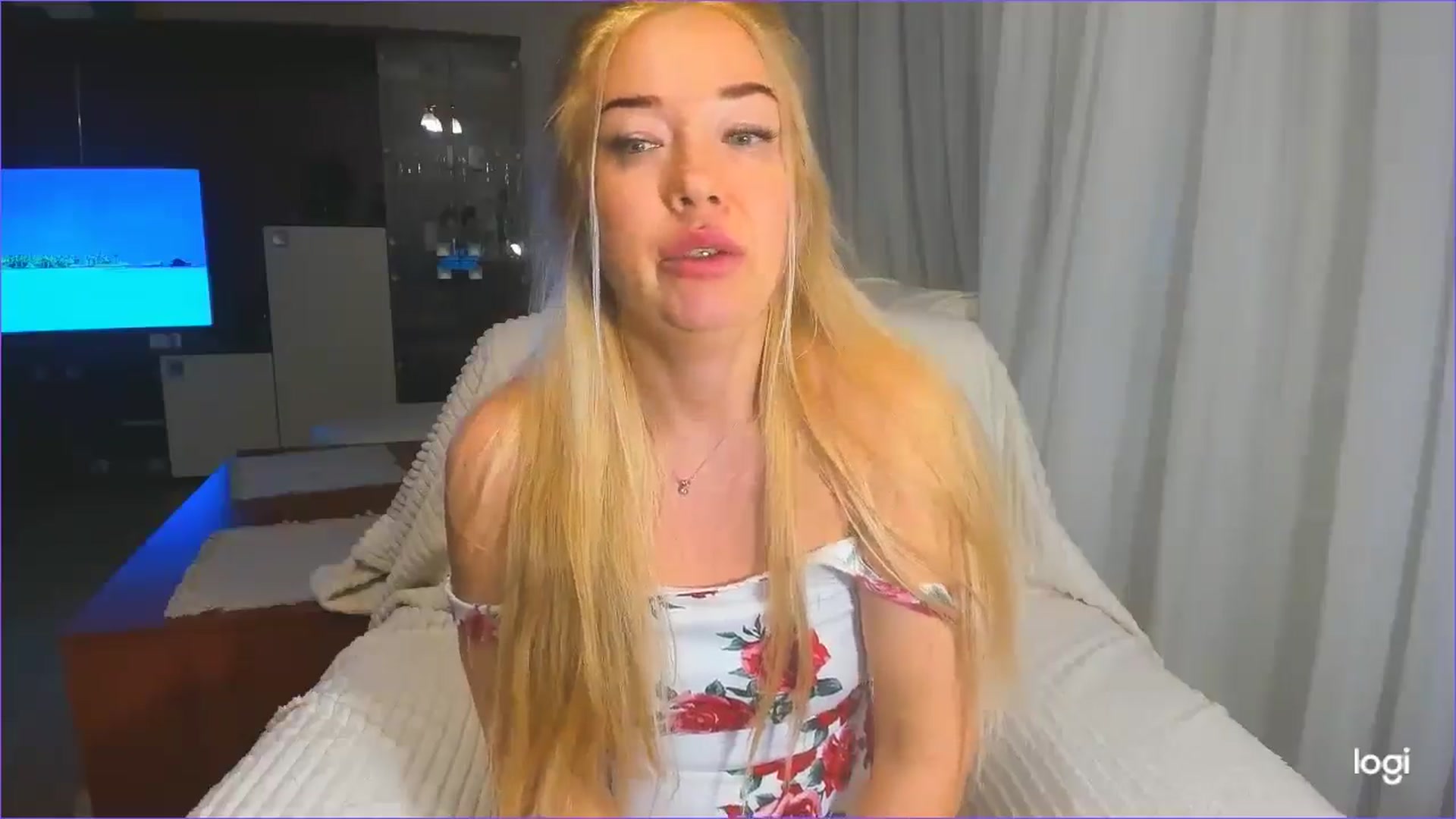 Gallery image thumbnail from FlamingoBday's myfreecams stream on, 02/28/2025, 01:10 image 2 of 20