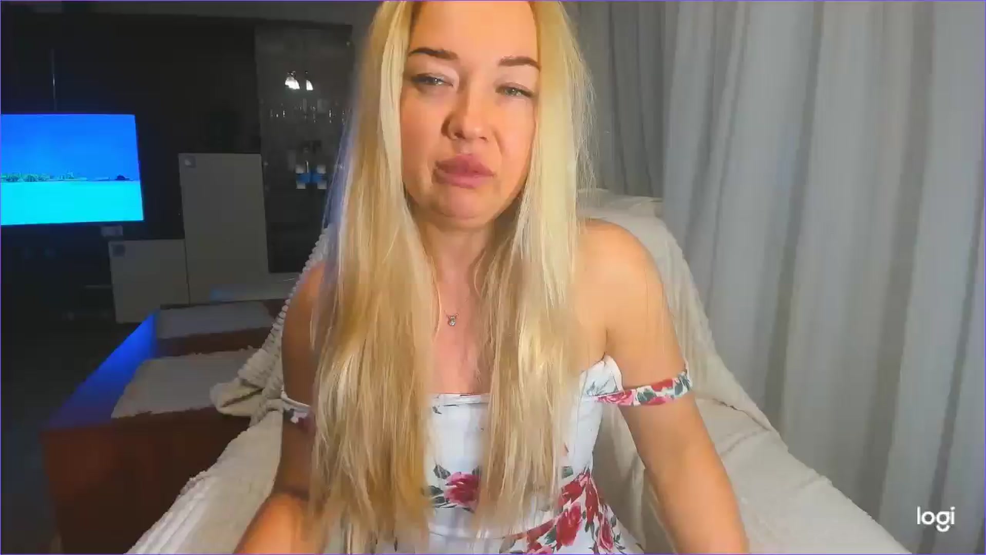 Gallery image thumbnail from FlamingoBday's myfreecams stream on, 02/28/2025, 01:10 image 12 of 20