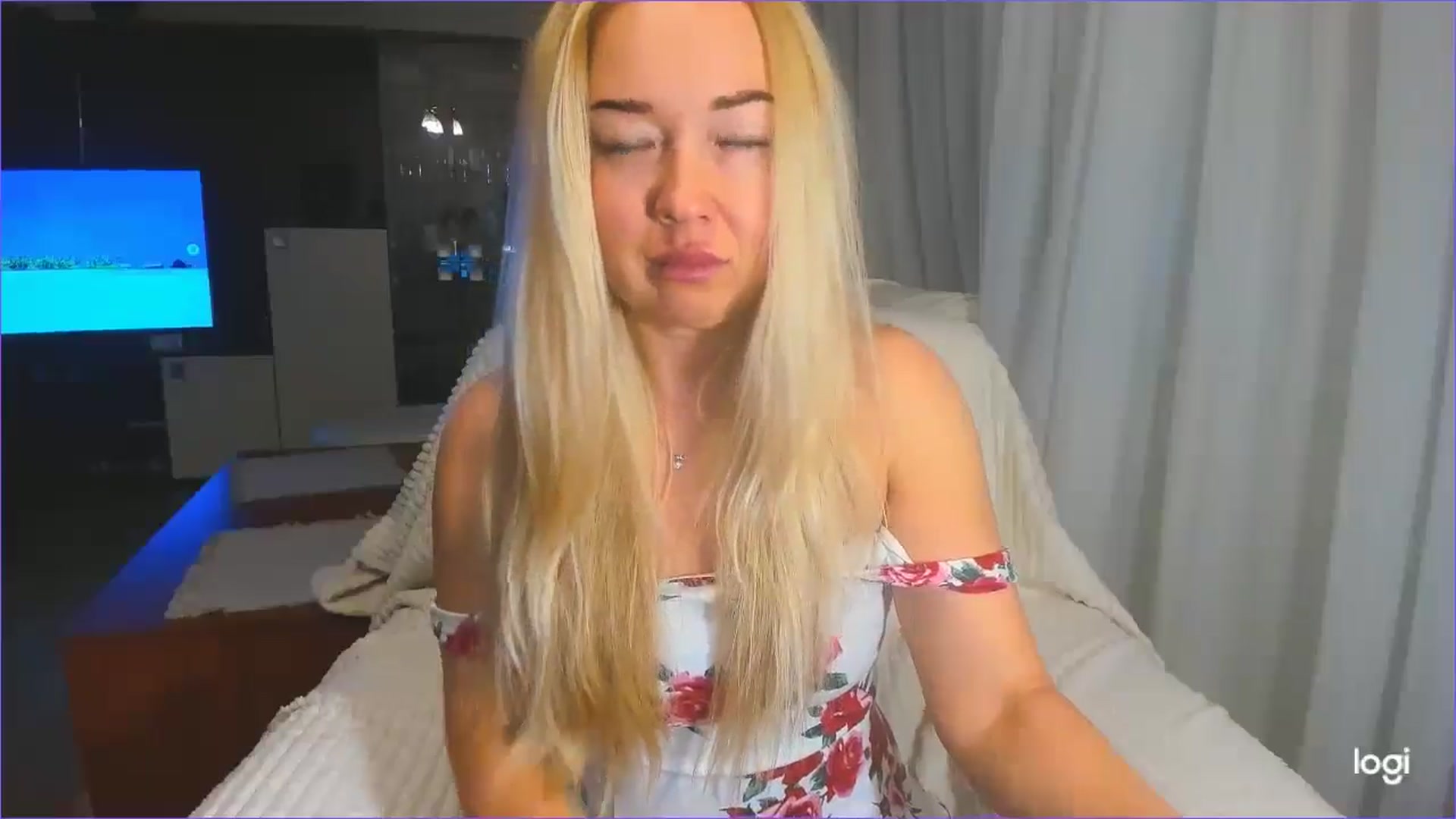 Gallery image thumbnail from FlamingoBday's myfreecams stream on, 02/28/2025, 01:10 image 15 of 20