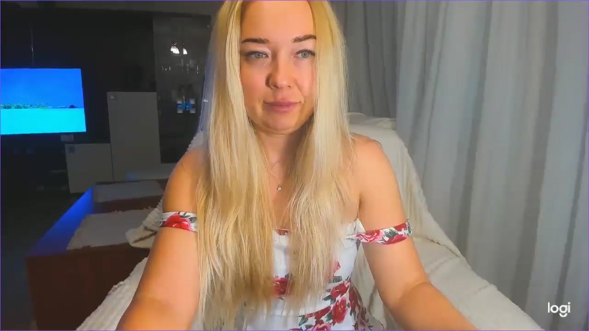 Gallery image thumbnail from FlamingoBday's myfreecams stream on, 02/28/2025, 01:10 image 17 of 20