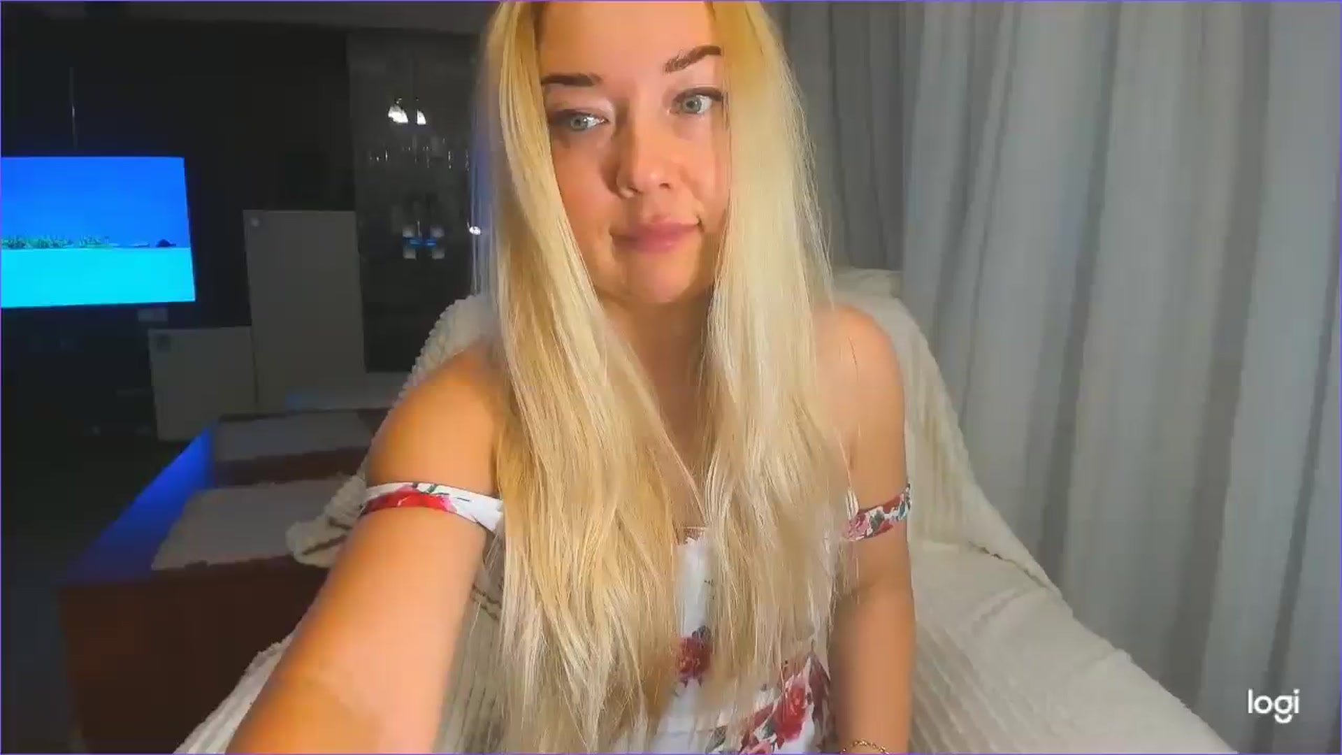 Gallery image thumbnail from FlamingoBday's myfreecams stream on, 02/28/2025, 01:10 image 14 of 20