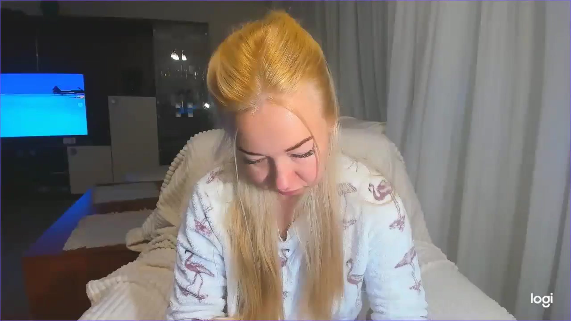 Gallery image thumbnail from FlamingoBday's myfreecams stream on, 02/28/2025, 02:45 image 8 of 20