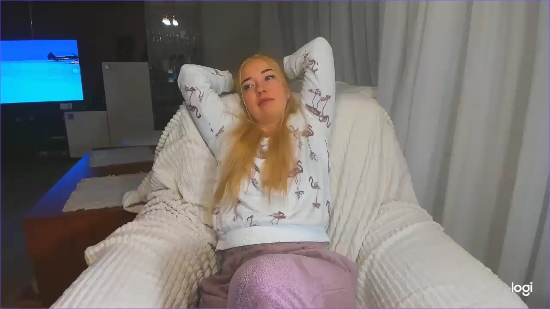 Gallery image thumbnail from FlamingoBday's myfreecams stream on, 02/28/2025, 02:45 image 1 of 20
