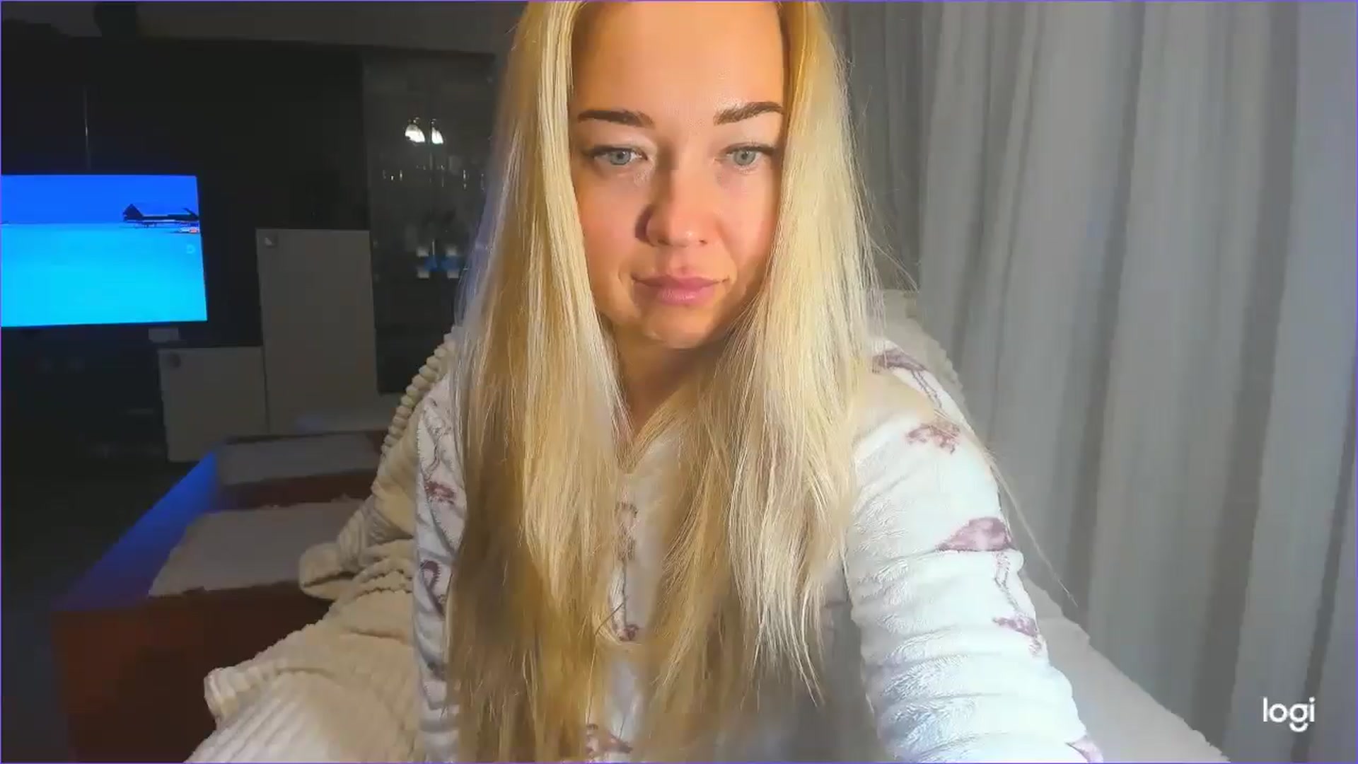 Gallery image thumbnail from FlamingoBday's myfreecams stream on, 02/28/2025, 02:45 image 16 of 20