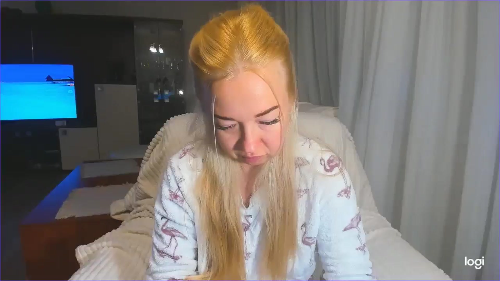 Gallery image thumbnail from FlamingoBday's myfreecams stream on, 02/28/2025, 02:45 image 7 of 20
