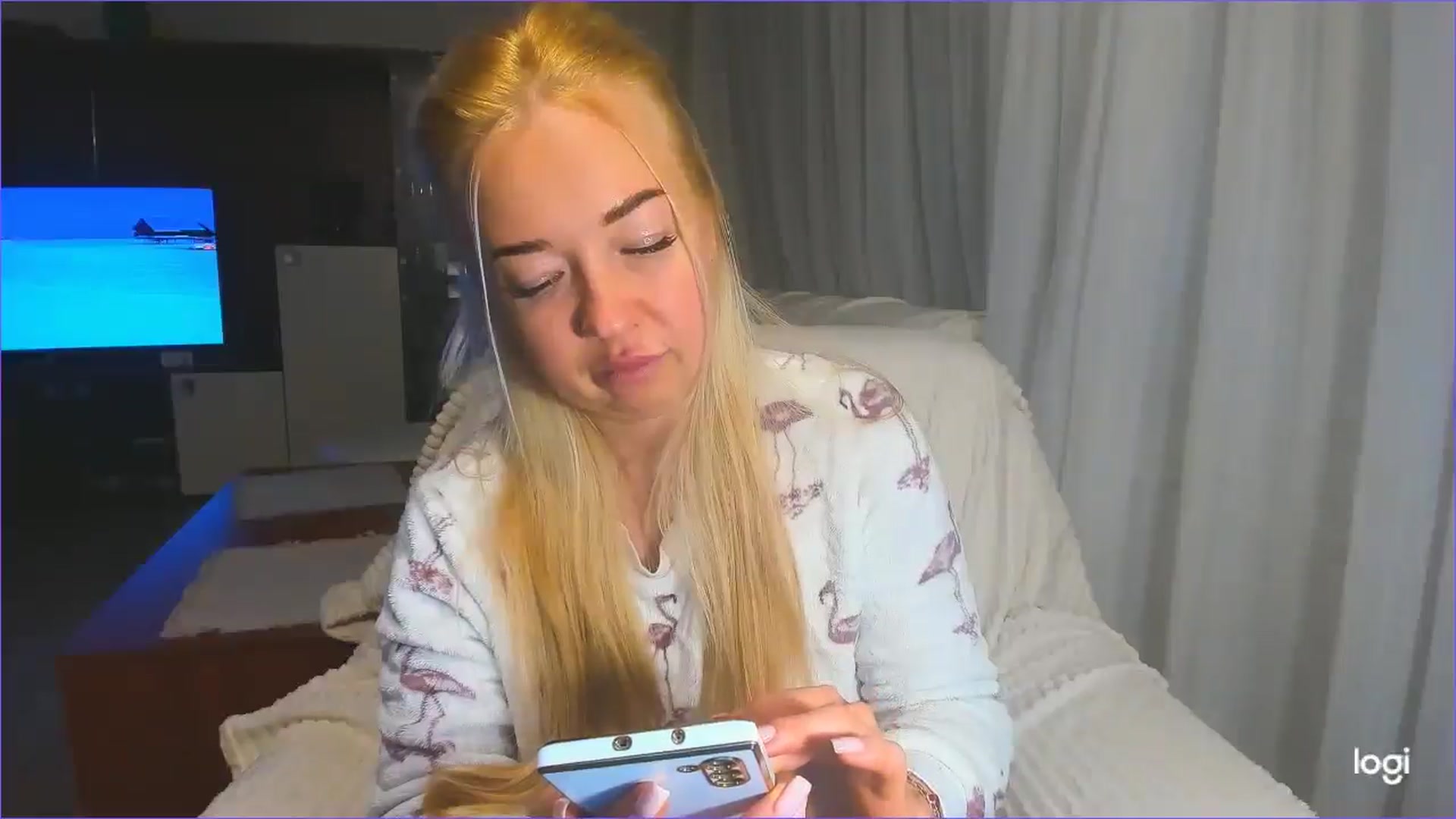 Gallery image thumbnail from FlamingoBday's myfreecams stream on, 02/28/2025, 02:45 image 6 of 20