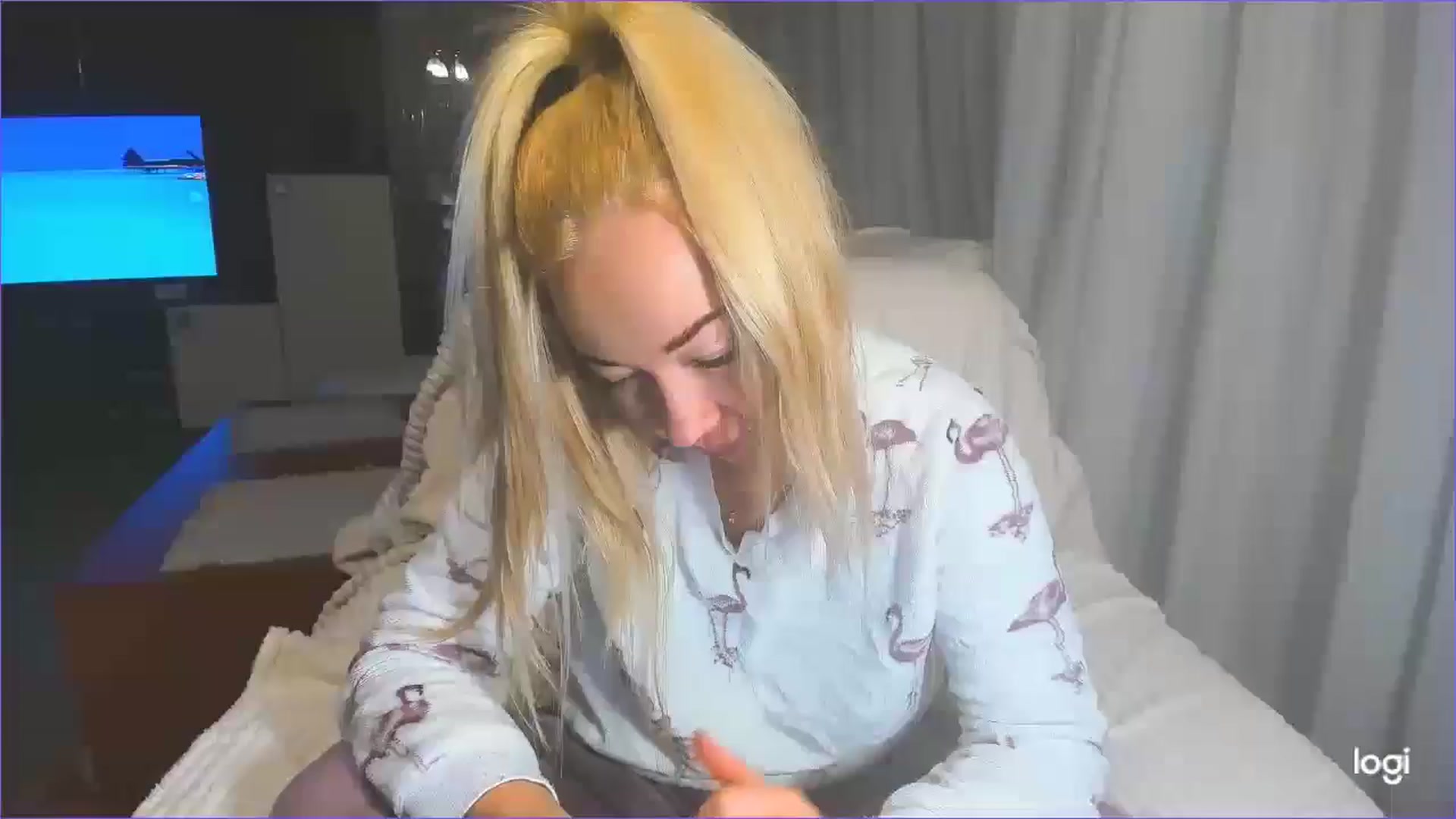 Gallery image thumbnail from FlamingoBday's myfreecams stream on, 02/28/2025, 03:46 image 12 of 20