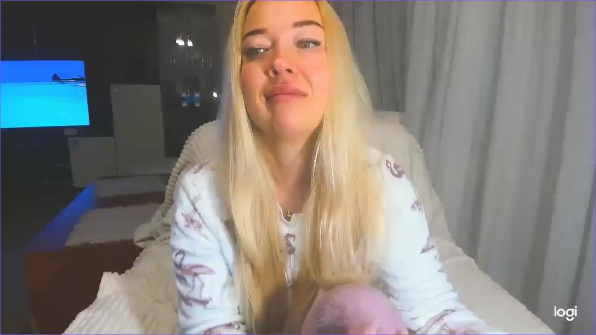 Gallery image thumbnail from FlamingoBday's myfreecams stream on, 02/28/2025, 03:46 image 1 of 20