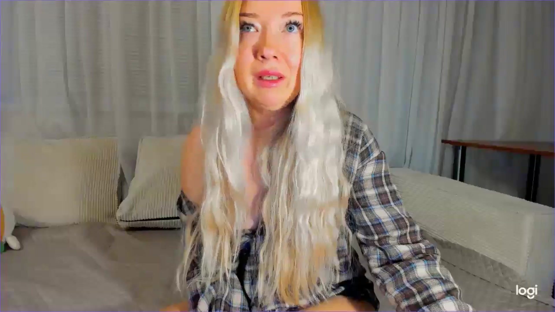 Gallery image thumbnail from FlamingoBday's myfreecams stream on, 02/17/2026, 24:42 image 10 of 20