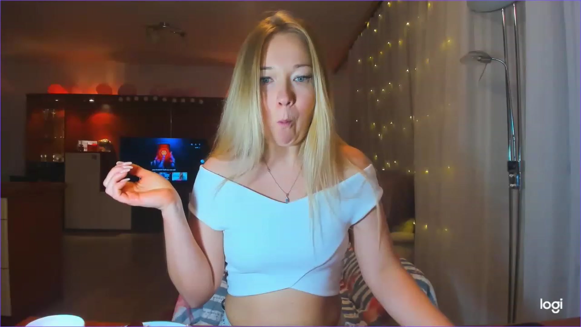 Gallery image thumbnail from FlamingoDream's myfreecams stream on, 02/27/2023, 22:06 image 13 of 20