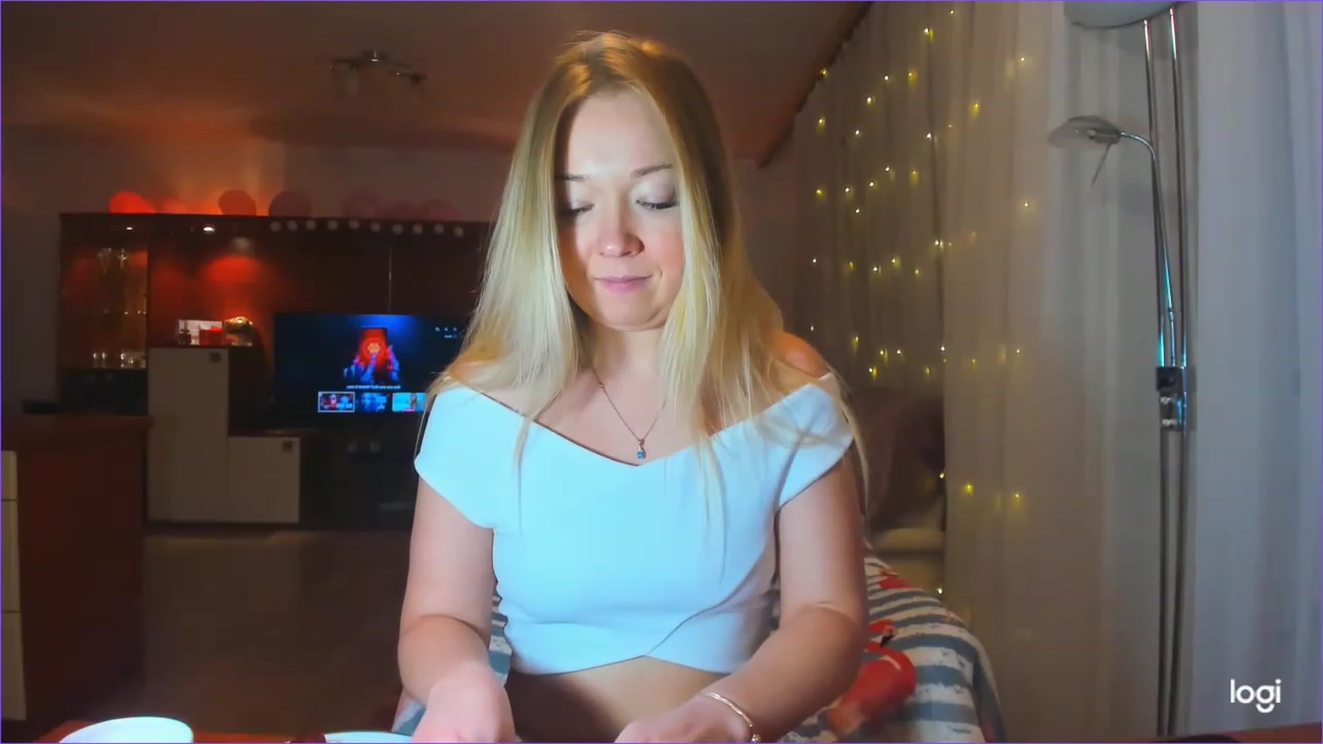 Gallery image thumbnail from FlamingoDream's myfreecams stream on, 02/27/2023, 22:06 image 10 of 20