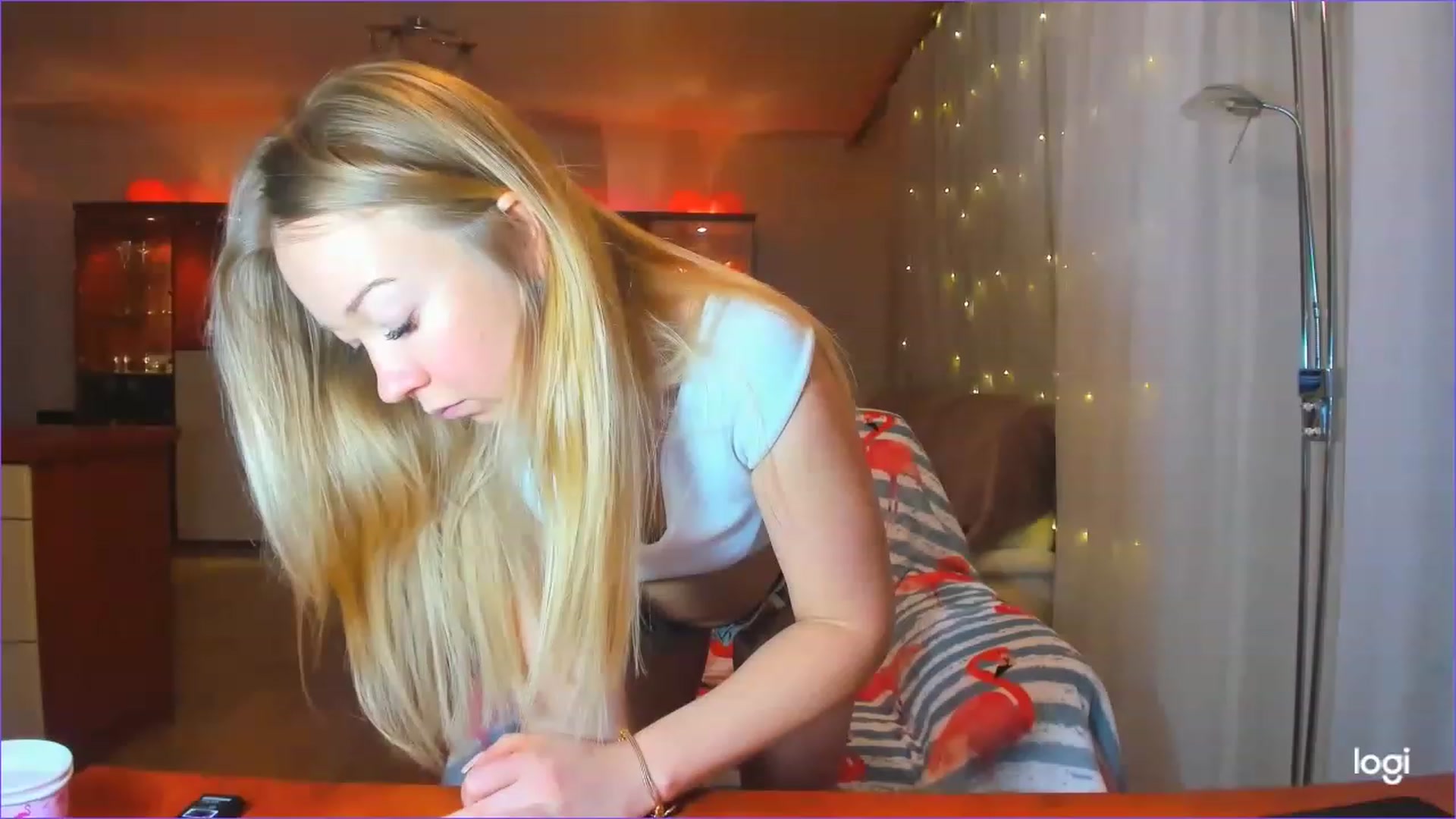 Gallery image thumbnail from FlamingoDream's myfreecams stream on, 02/27/2023, 23:06 image 18 of 20