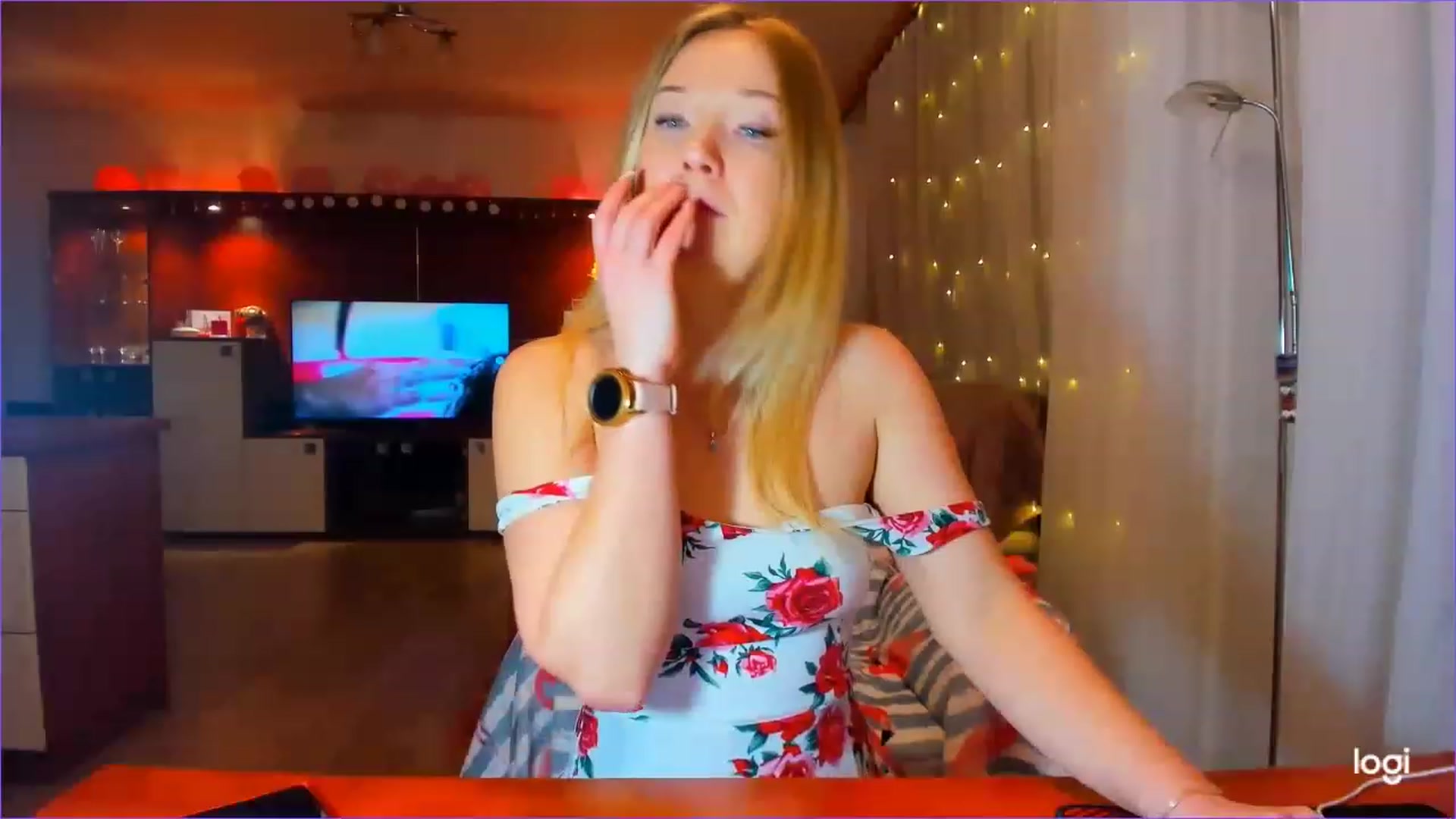 Gallery image thumbnail from FlamingoDream's myfreecams stream on, 03/01/2023, 20:39 image 19 of 20