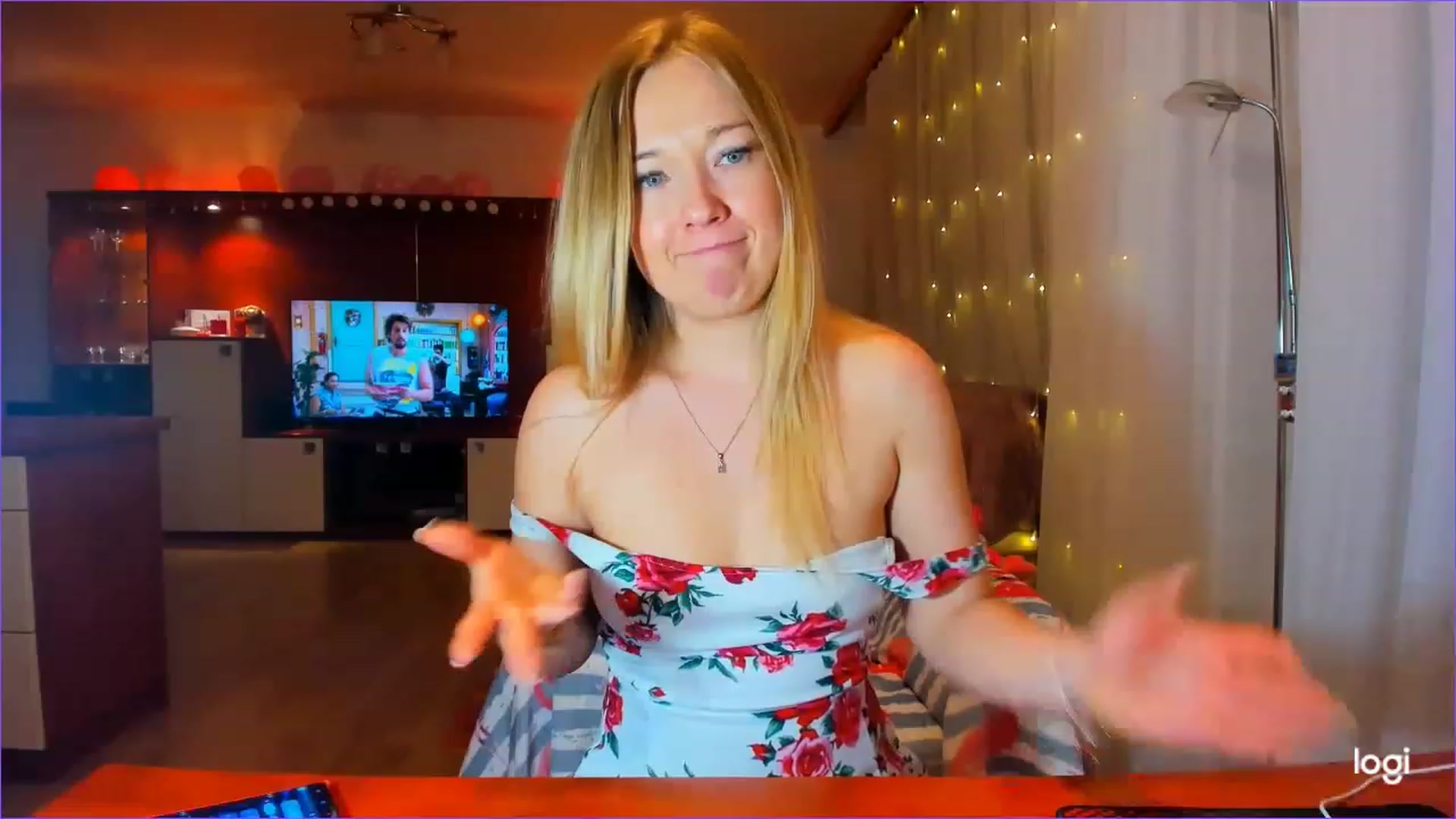 Gallery image thumbnail from FlamingoDream's myfreecams stream on, 03/01/2023, 21:00 image 11 of 20
