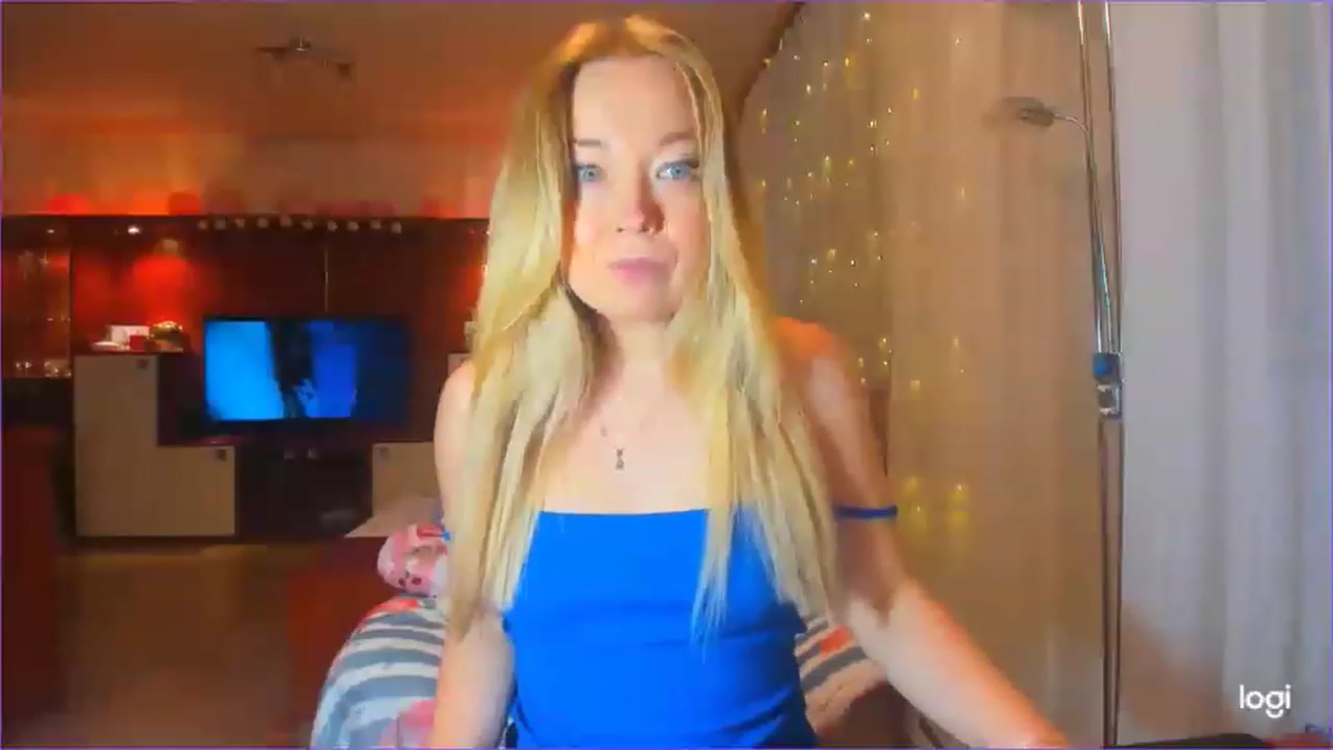 Gallery image thumbnail from FlamingoDream's myfreecams stream on, 03/06/2023, 22:24 image 3 of 20
