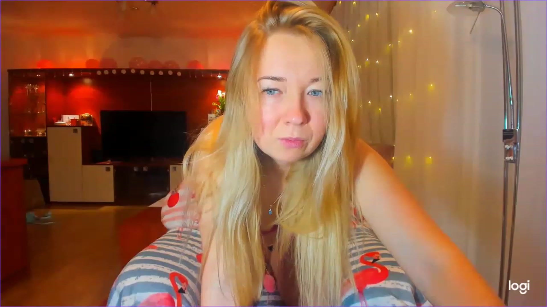 Gallery image thumbnail from FlamingoDream's myfreecams stream on, 03/07/2023, 03:27 image 16 of 20