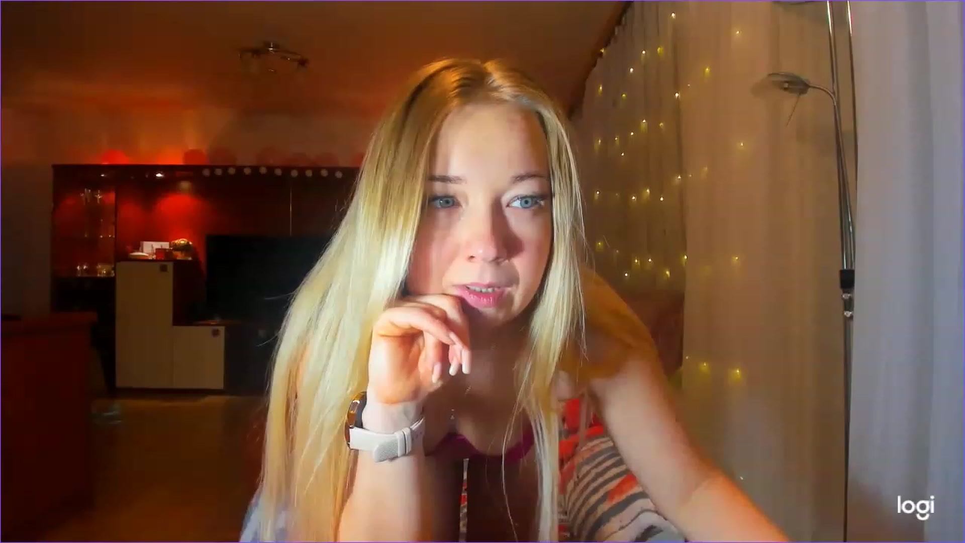 Gallery image thumbnail from FlamingoDream's myfreecams stream on, 03/07/2023, 03:27 image 4 of 20