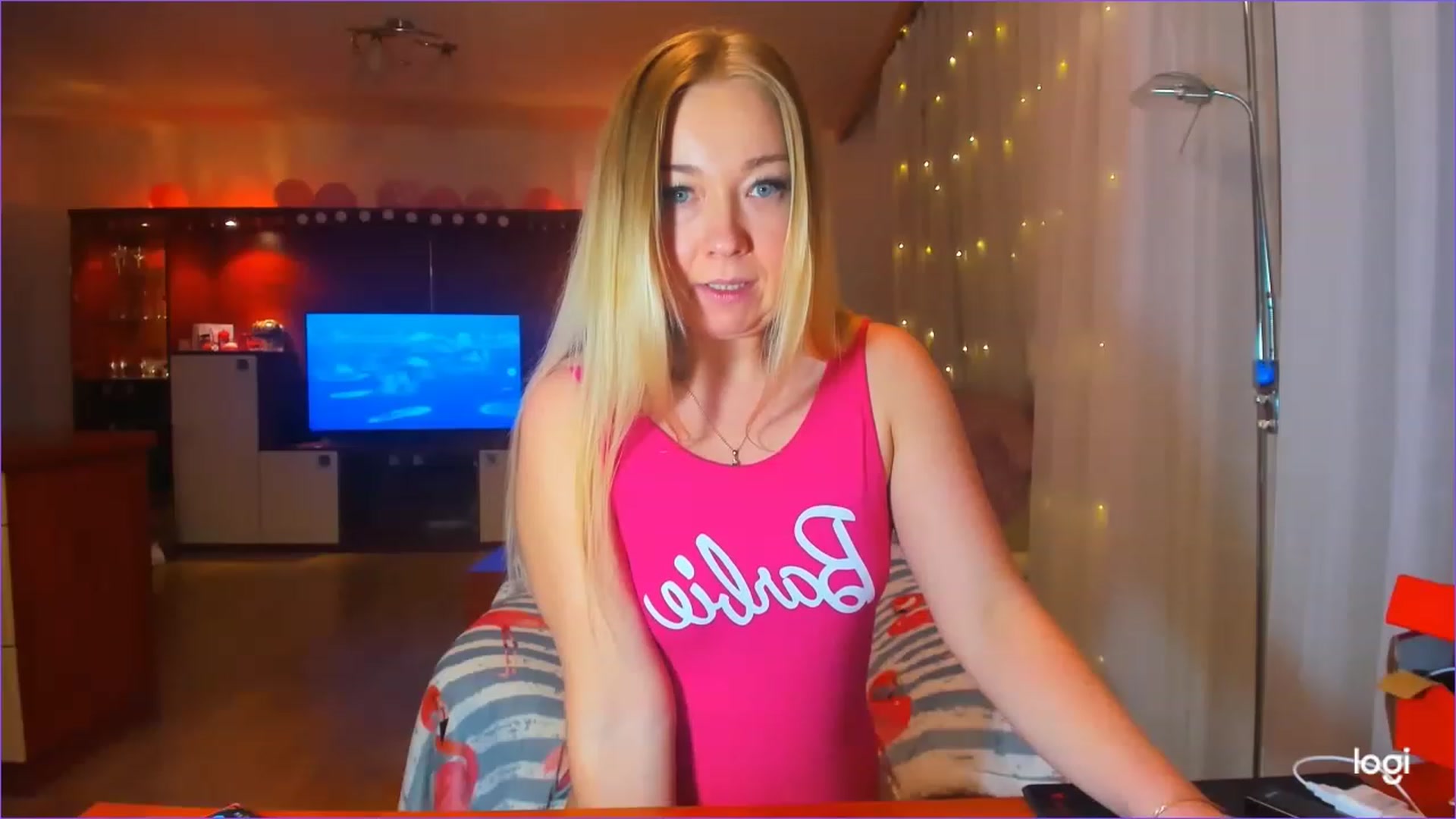 Gallery image thumbnail from FlamingoDream's myfreecams stream on, 03/09/2023, 21:45 image 4 of 20