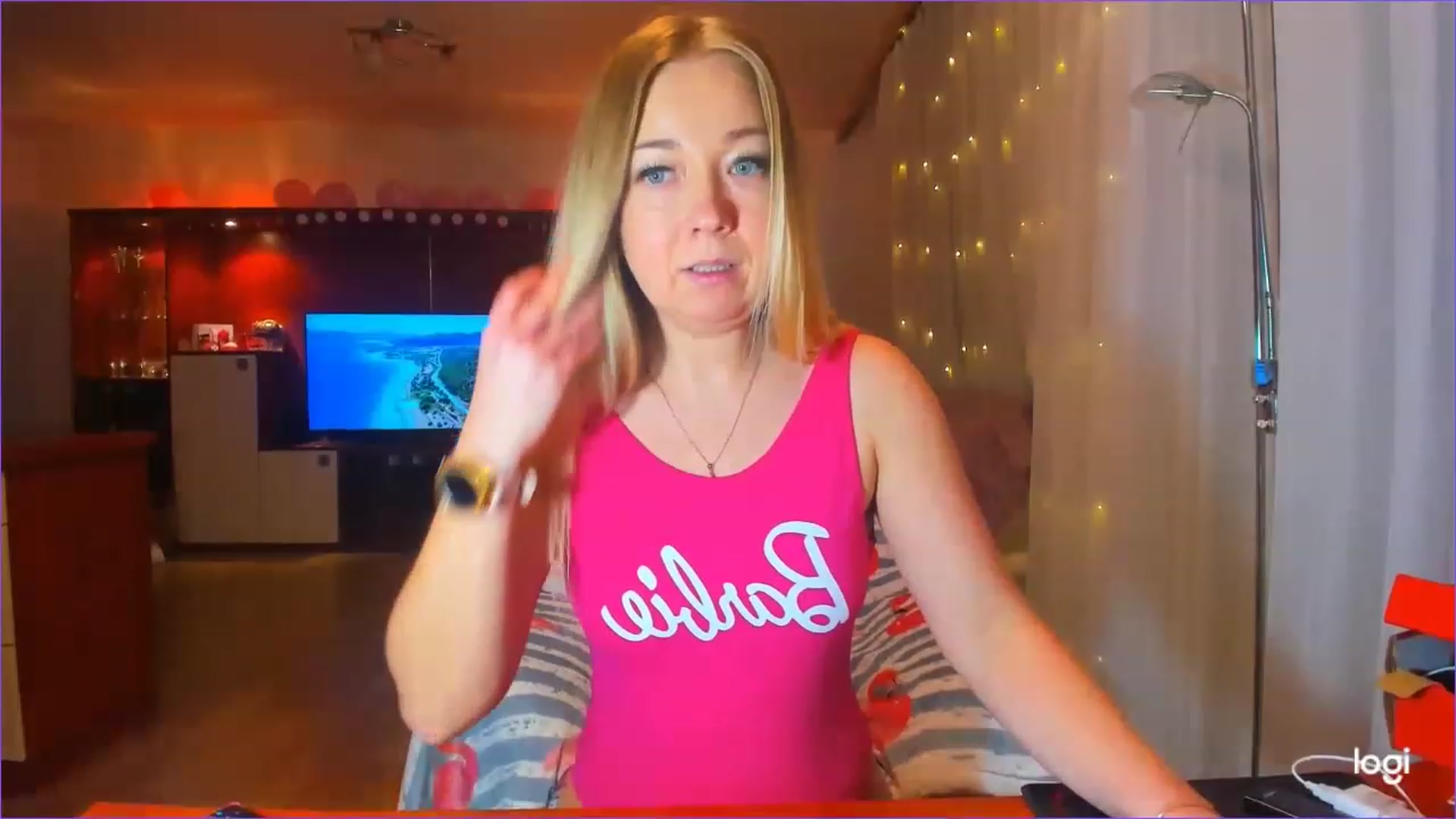 Gallery image thumbnail from FlamingoDream's myfreecams stream on, 03/09/2023, 21:45 image 3 of 20