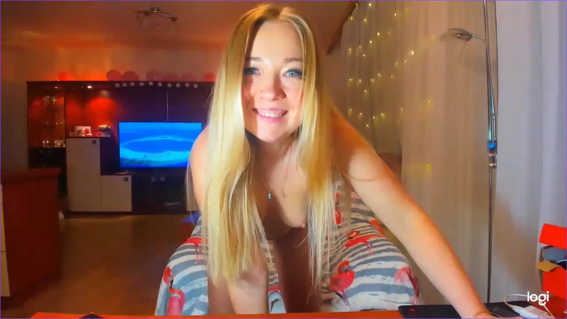 Gallery image thumbnail from FlamingoDream's myfreecams stream on, 03/09/2023, 21:45 image 14 of 20