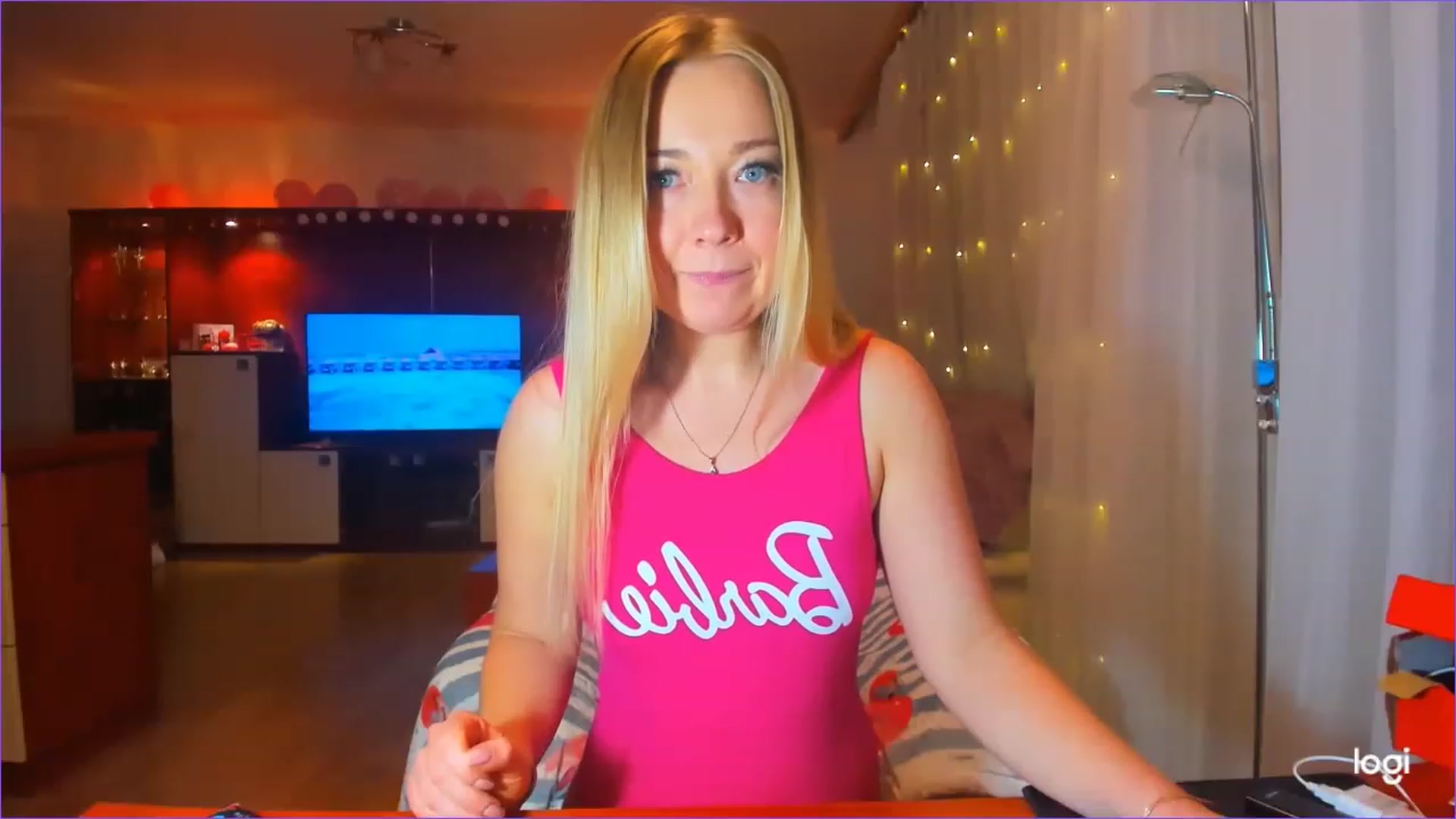 Gallery image thumbnail from FlamingoDream's myfreecams stream on, 03/09/2023, 21:45 image 5 of 20