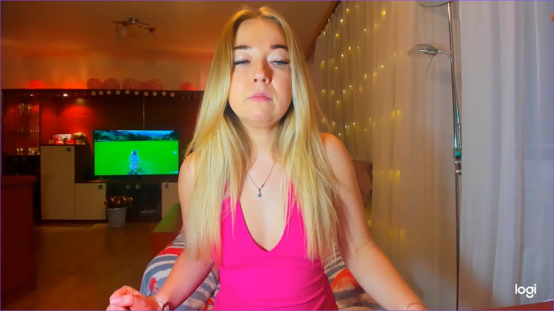 Gallery image thumbnail from FlamingoDream's myfreecams stream on, 03/10/2023, 21:19 image 5 of 20