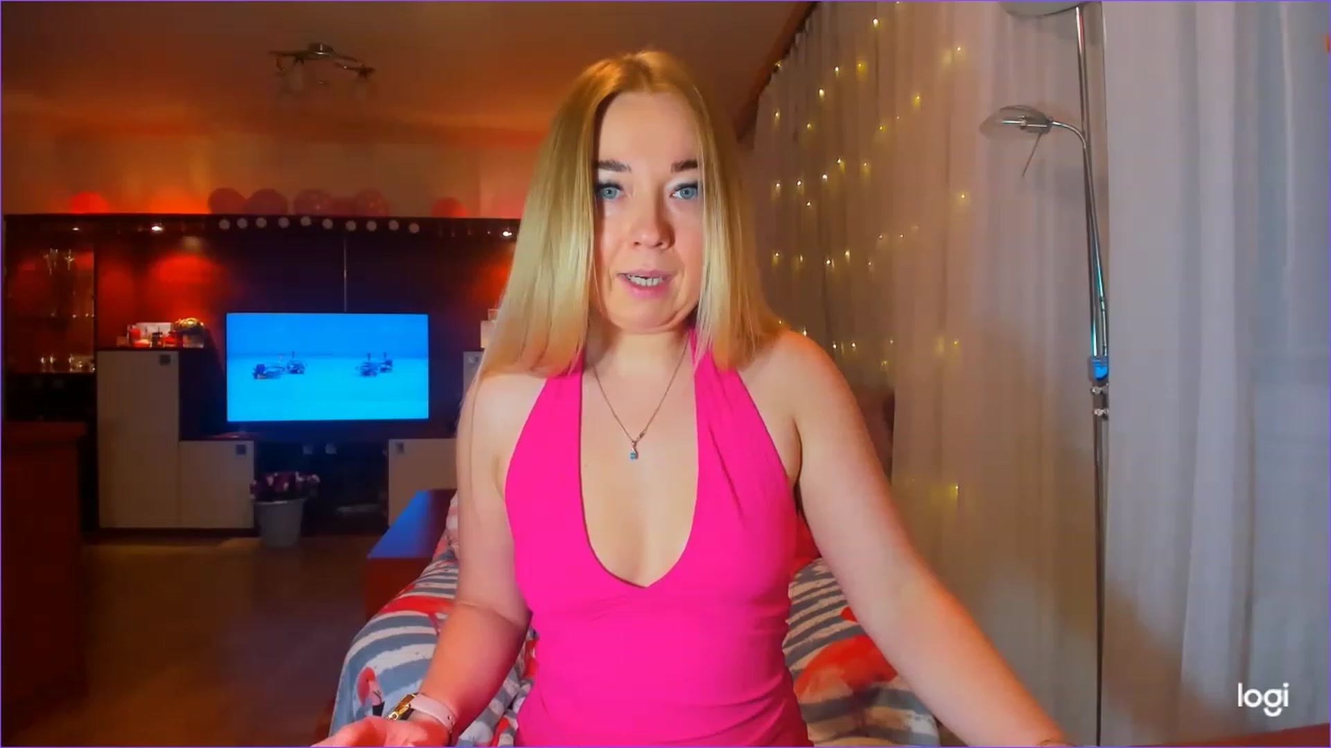 Gallery image thumbnail from FlamingoDream's myfreecams stream on, 03/10/2023, 21:19 image 18 of 20