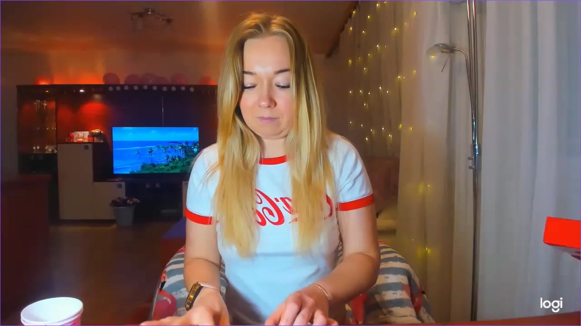 Gallery image thumbnail from FlamingoDream's myfreecams stream on, 03/13/2023, 21:50 image 18 of 20