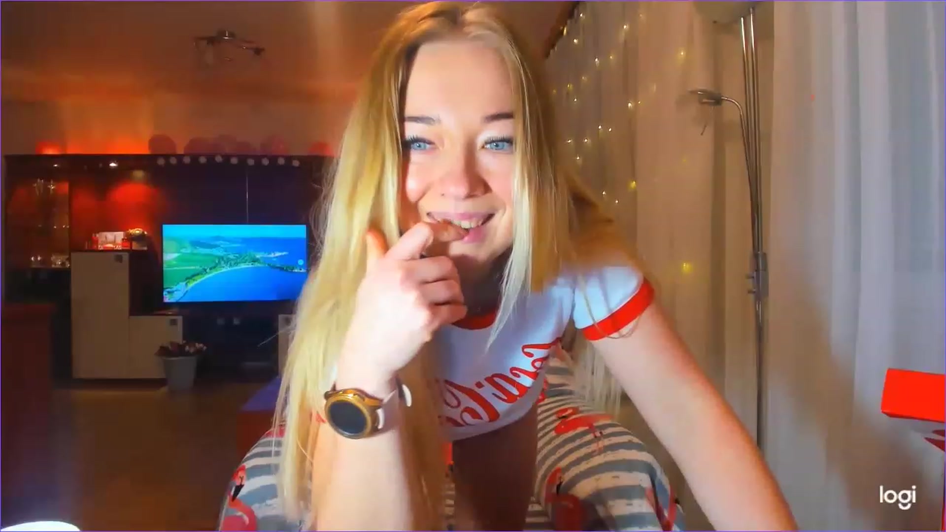 Gallery image thumbnail from FlamingoDream's myfreecams stream on, 03/13/2023, 21:50 image 6 of 20