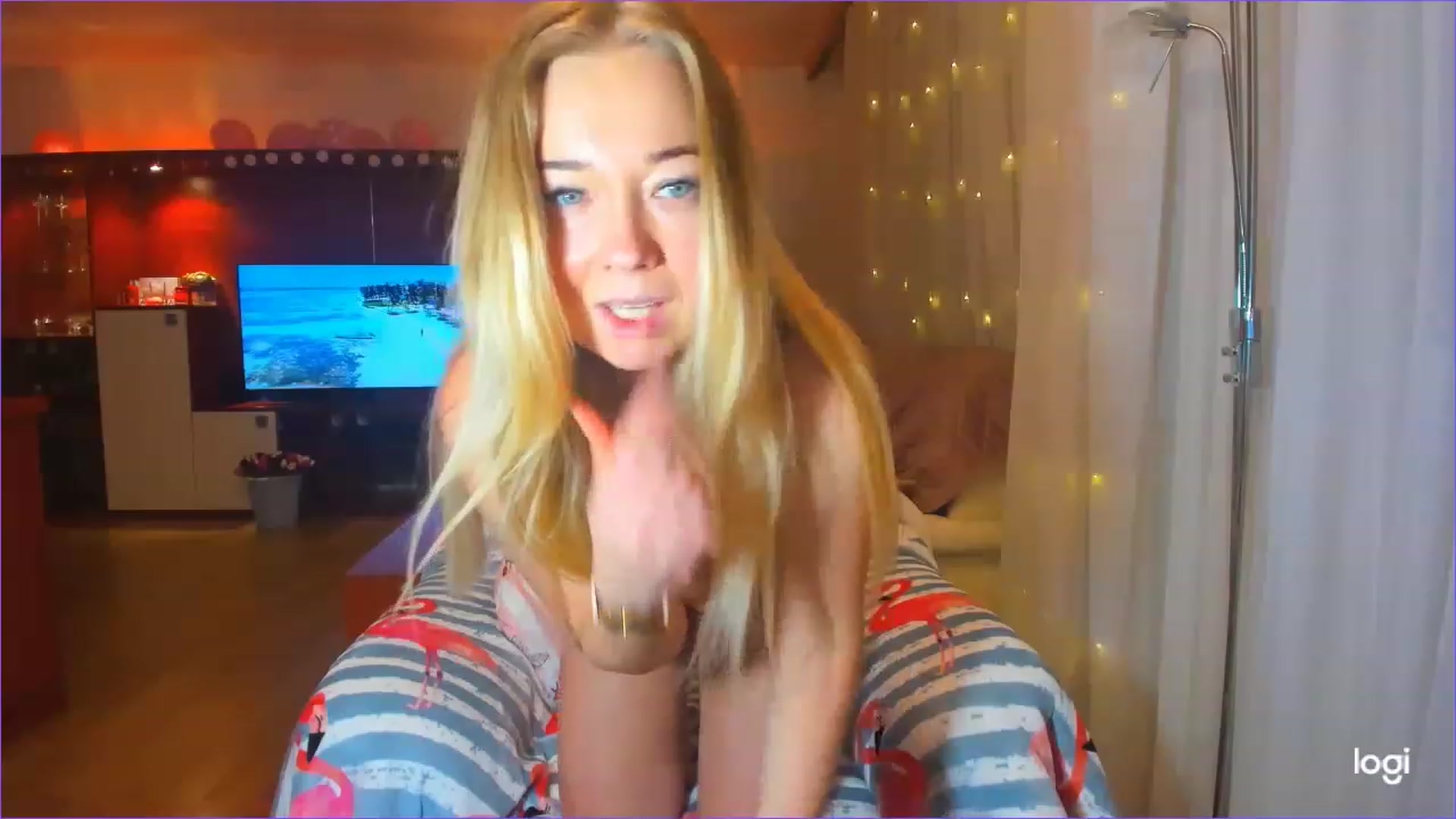 Gallery image thumbnail from FlamingoDream's myfreecams stream on, 03/13/2023, 23:02 image 13 of 20