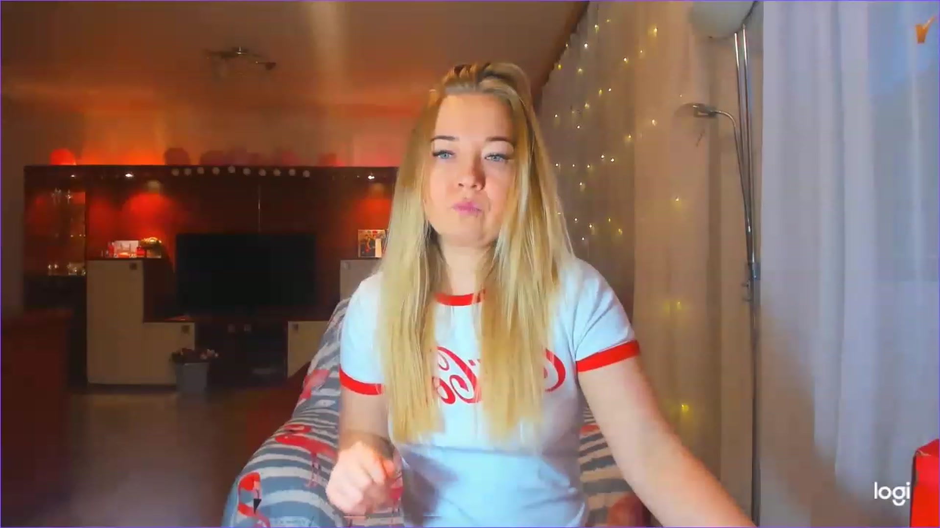 Gallery image thumbnail from FlamingoDream's myfreecams stream on, 03/14/2023, 05:39 image 14 of 20