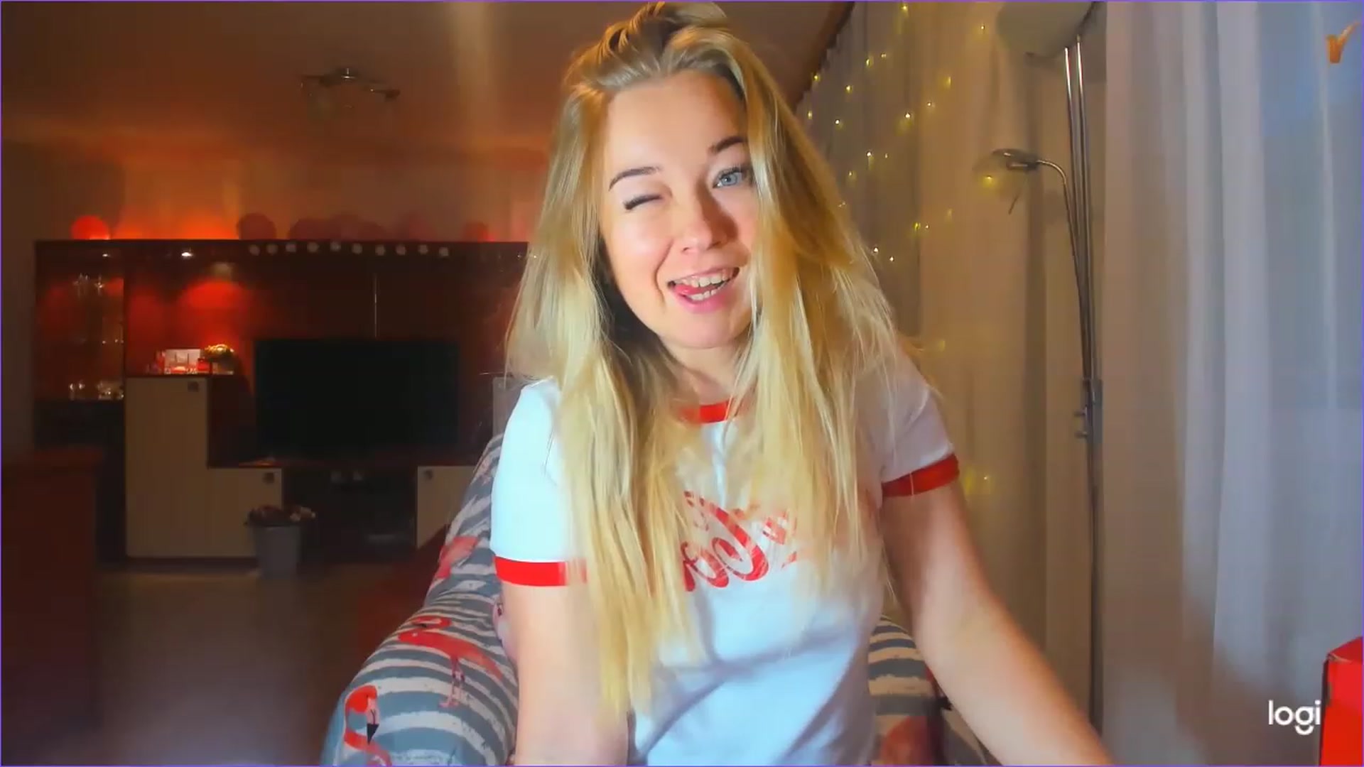 Gallery image thumbnail from FlamingoDream's myfreecams stream on, 03/14/2023, 05:39 image 10 of 20