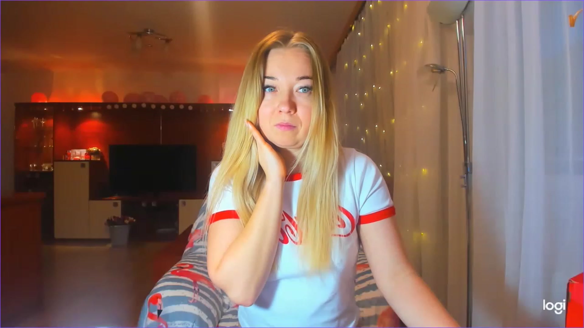 Gallery image thumbnail from FlamingoDream's myfreecams stream on, 03/14/2023, 05:39 image 9 of 20