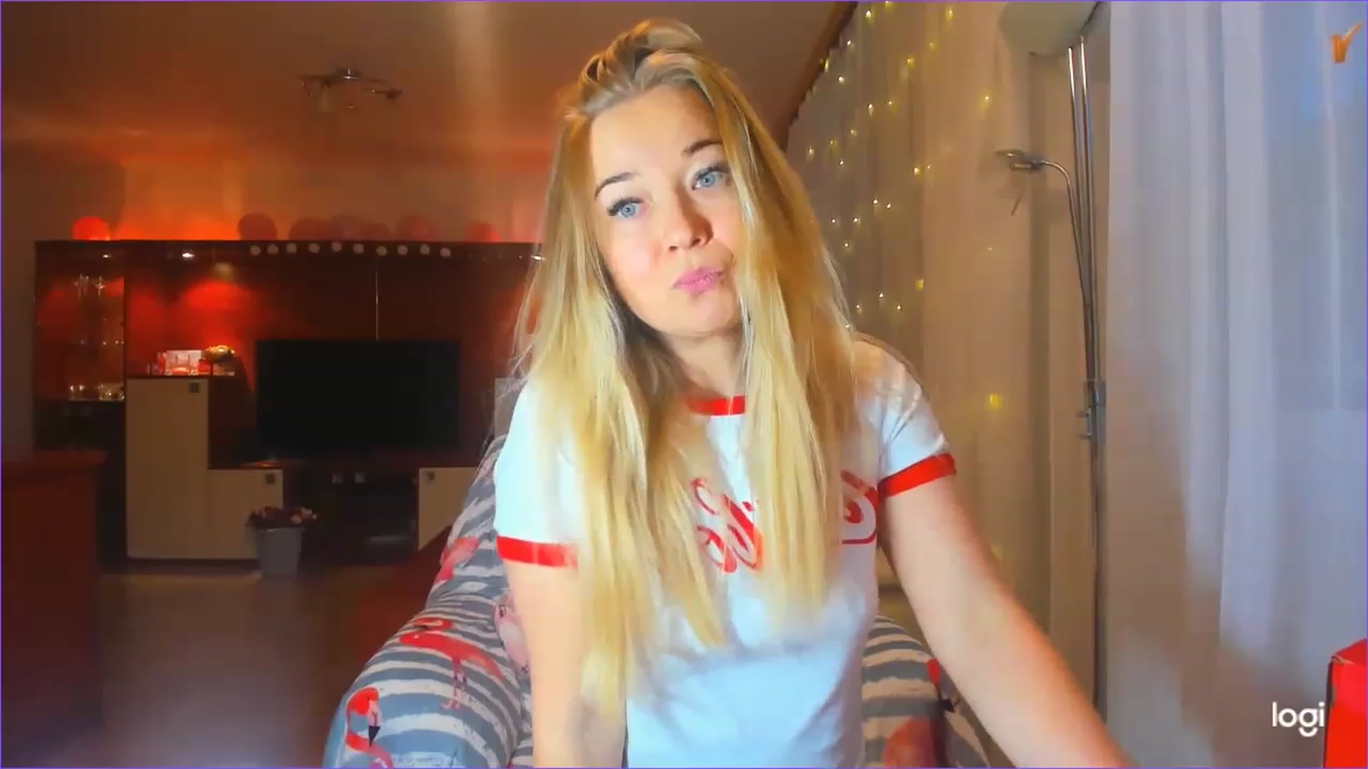 Gallery image thumbnail from FlamingoDream's myfreecams stream on, 03/14/2023, 05:39 image 11 of 20