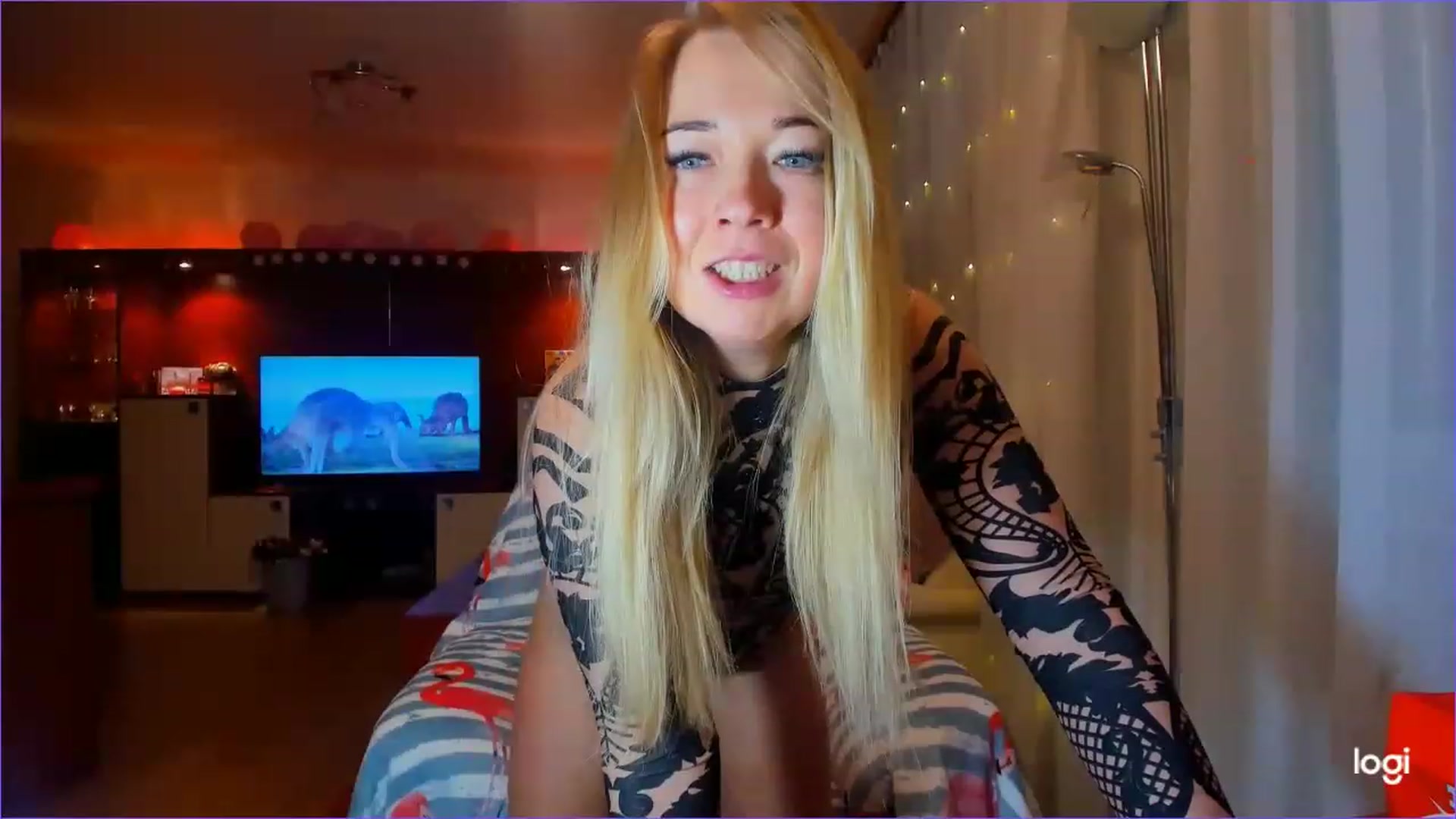 Gallery image thumbnail from FlamingoDream's myfreecams stream on, 03/15/2023, 24:29 image 15 of 20