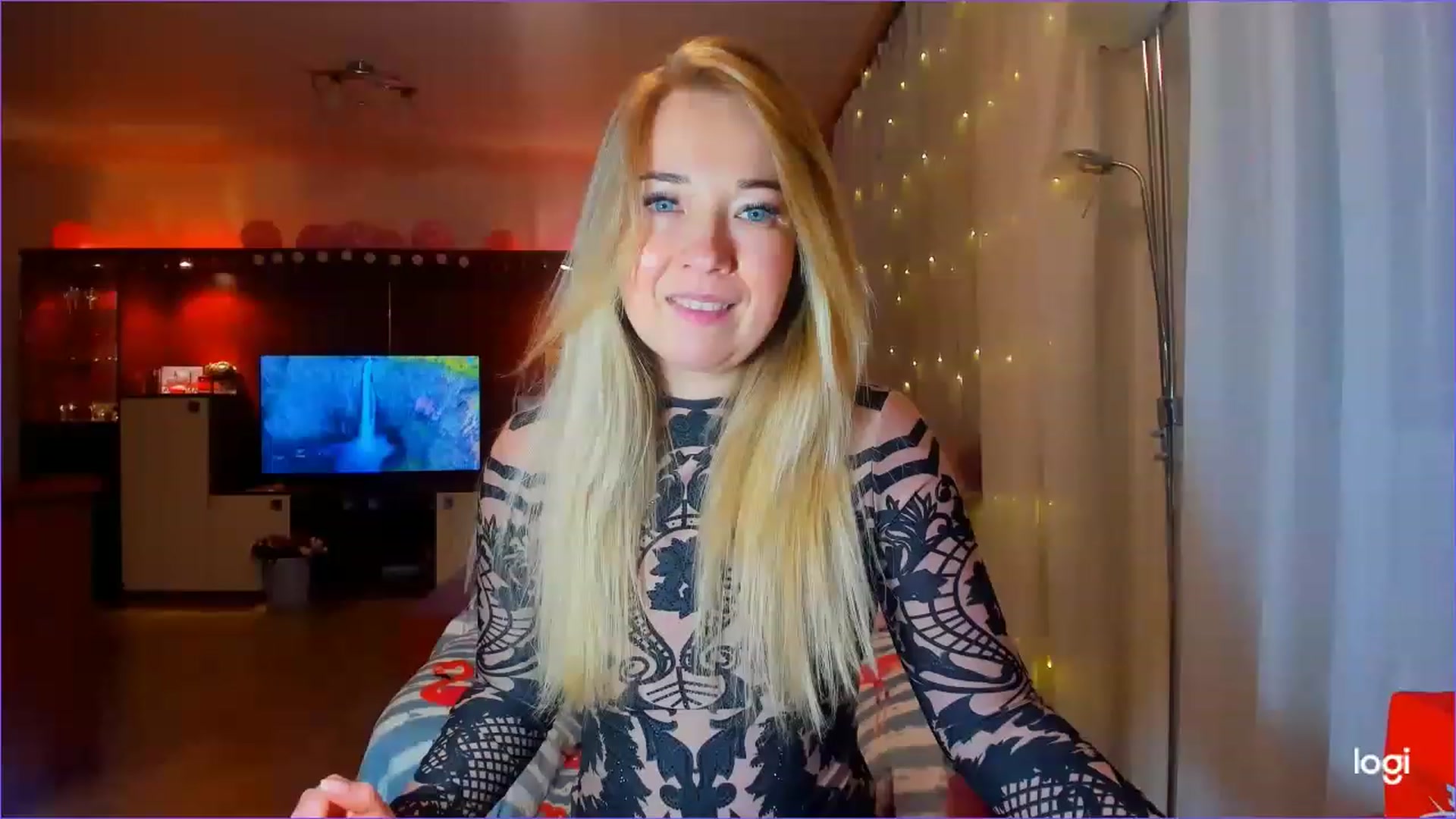 Gallery image thumbnail from FlamingoDream's myfreecams stream on, 03/15/2023, 24:29 image 14 of 20