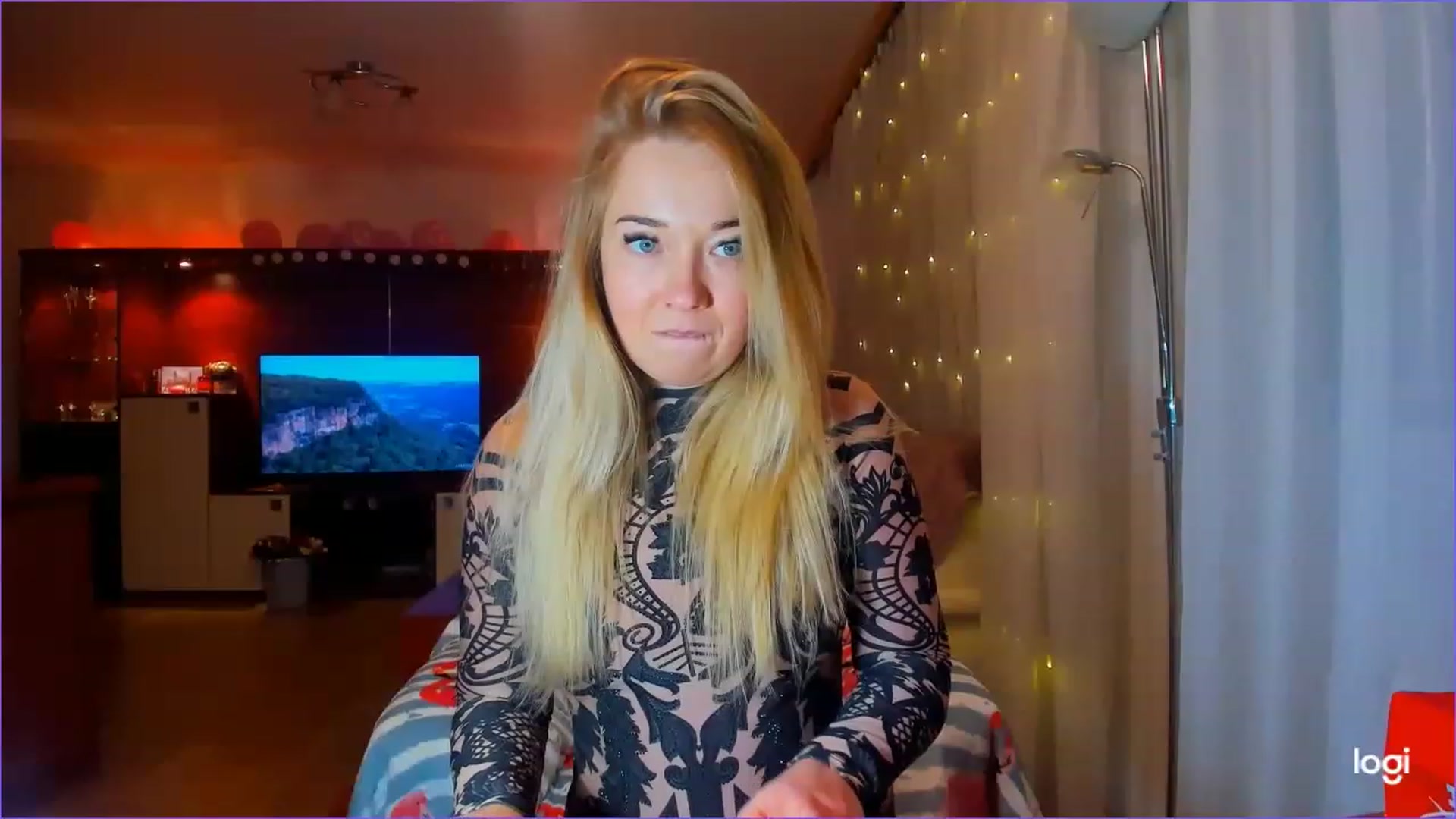 Gallery image thumbnail from FlamingoDream's myfreecams stream on, 03/15/2023, 24:29 image 13 of 20