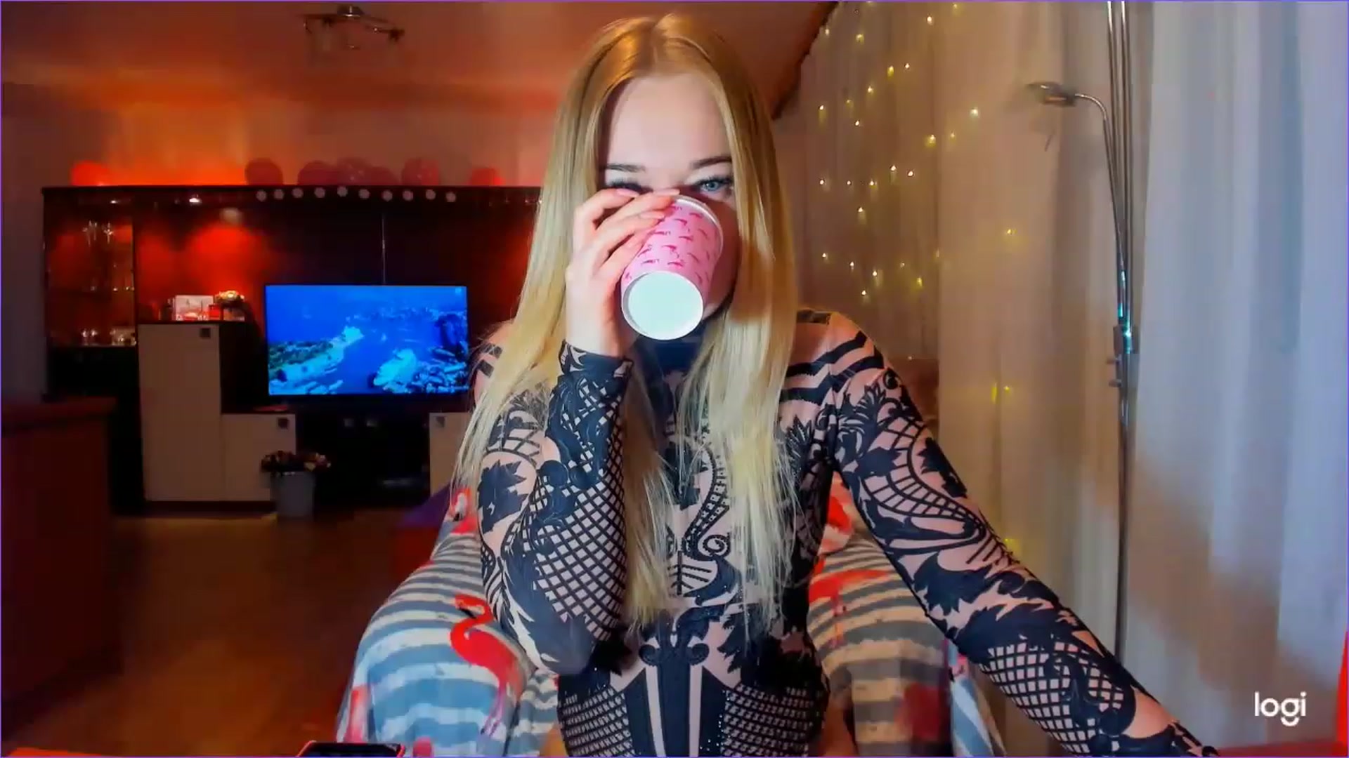 Gallery image thumbnail from FlamingoDream's myfreecams stream on, 03/15/2023, 04:20 image 15 of 20