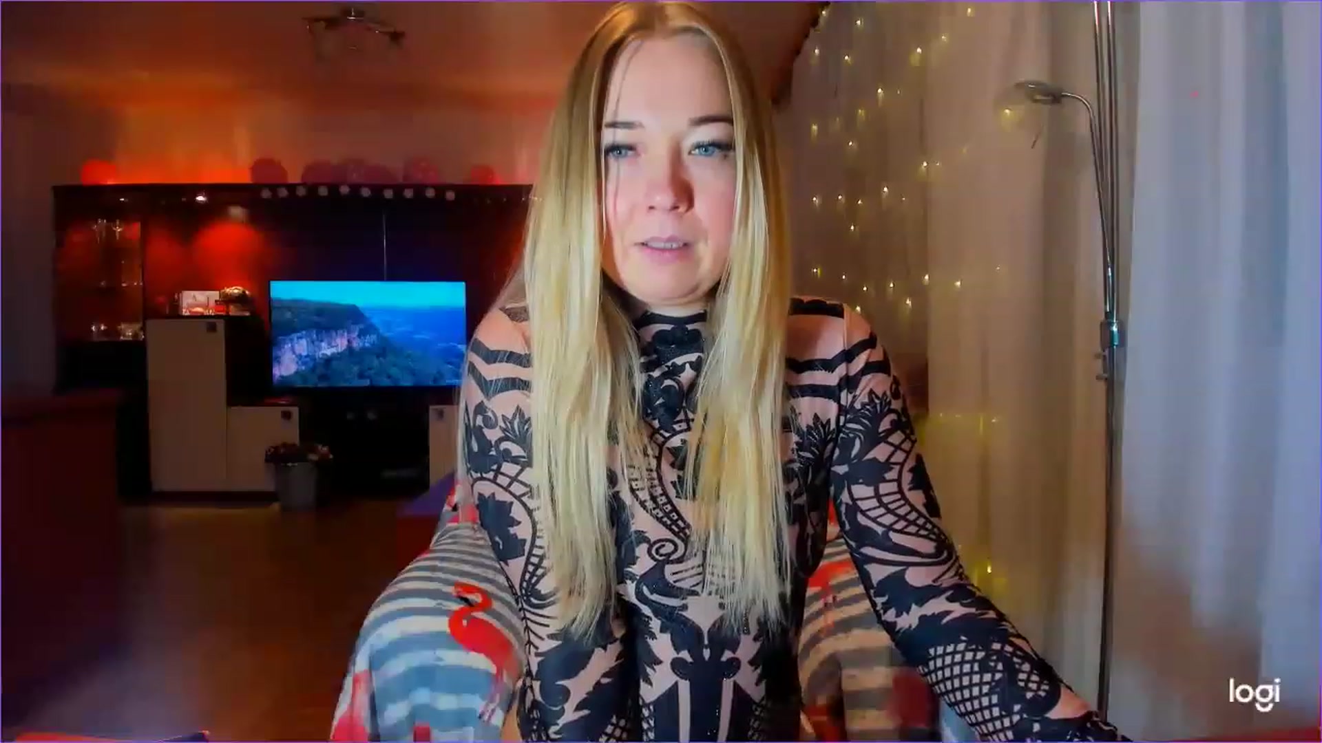 Gallery image thumbnail from FlamingoDream's myfreecams stream on, 03/15/2023, 04:37 image 10 of 20