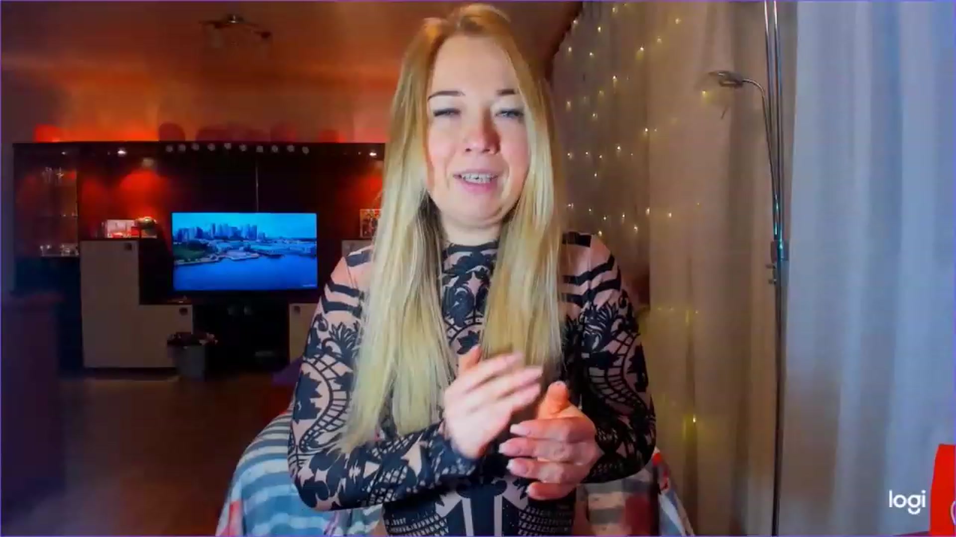 Gallery image thumbnail from FlamingoDream's myfreecams stream on, 03/15/2023, 05:17 image 15 of 20