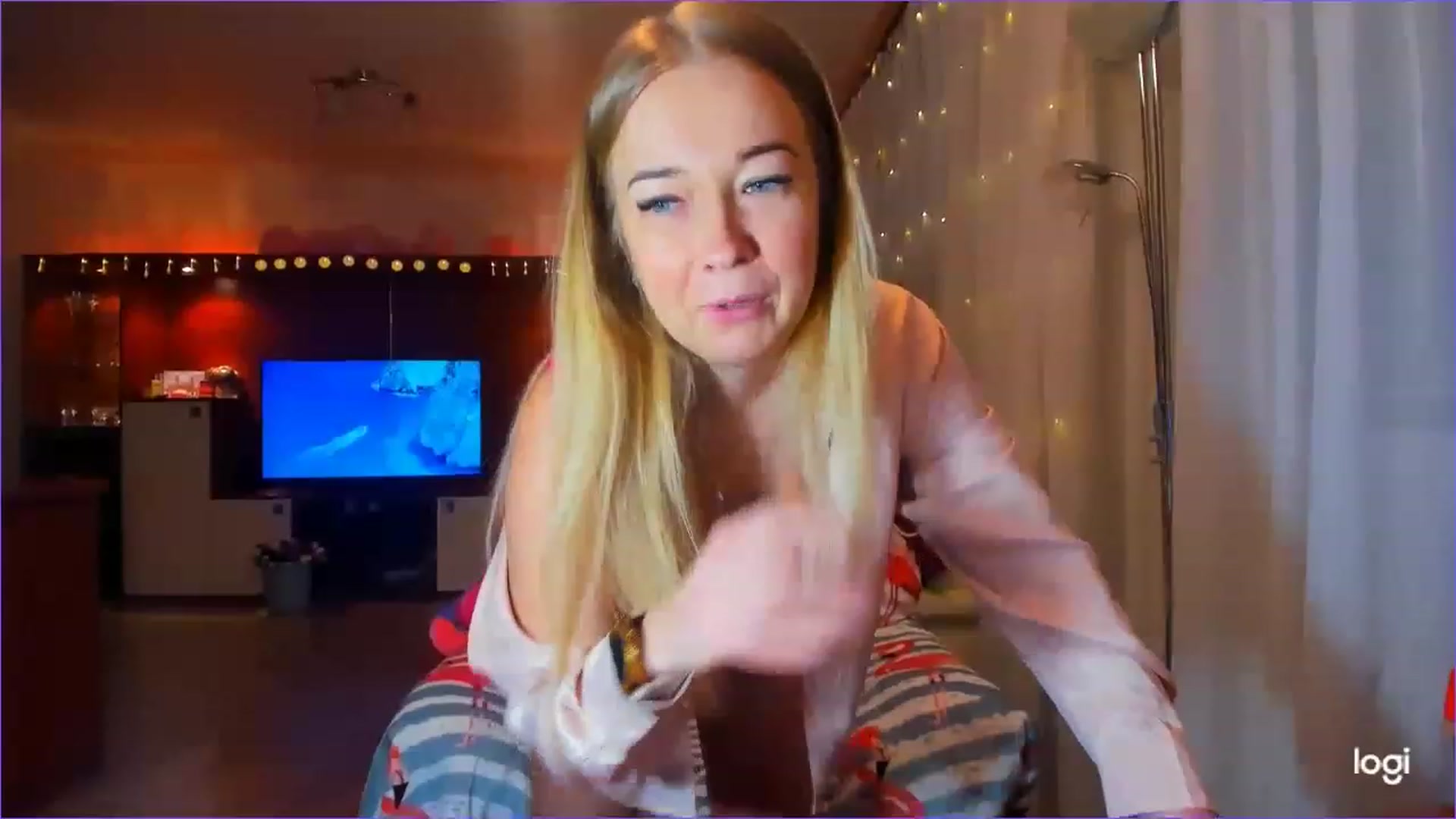 Gallery image thumbnail from FlamingoDream's myfreecams stream on, 03/15/2023, 21:55 image 3 of 20