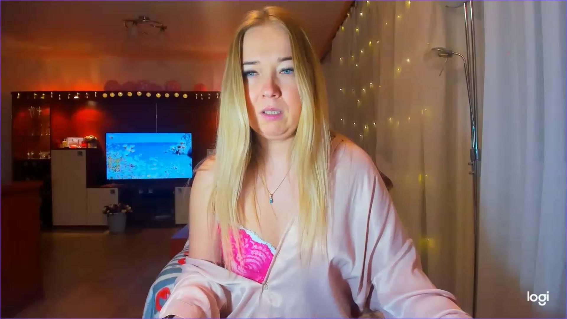 Gallery image thumbnail from FlamingoDream's myfreecams stream on, 03/16/2023, 24:08 image 11 of 20