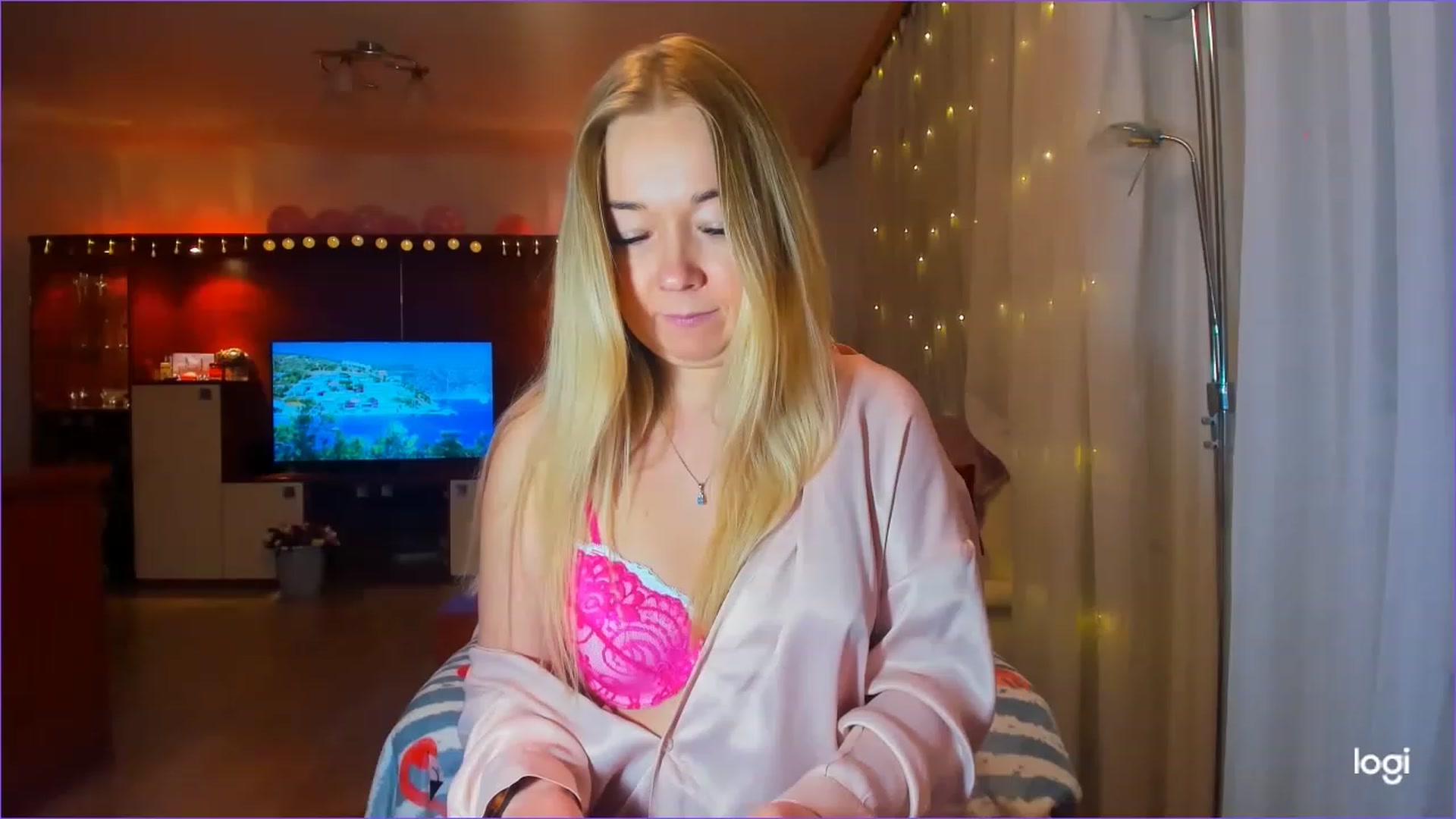 Gallery image thumbnail from FlamingoDream's myfreecams stream on, 03/16/2023, 24:08 image 3 of 20