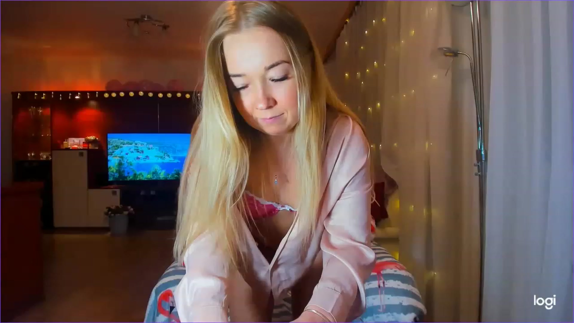 Gallery image thumbnail from FlamingoDream's myfreecams stream on, 03/16/2023, 24:08 image 13 of 20