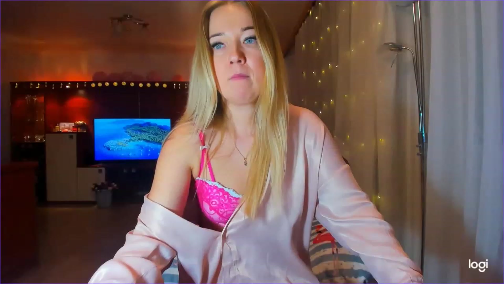 Gallery image thumbnail from FlamingoDream's myfreecams stream on, 03/16/2023, 24:08 image 4 of 20