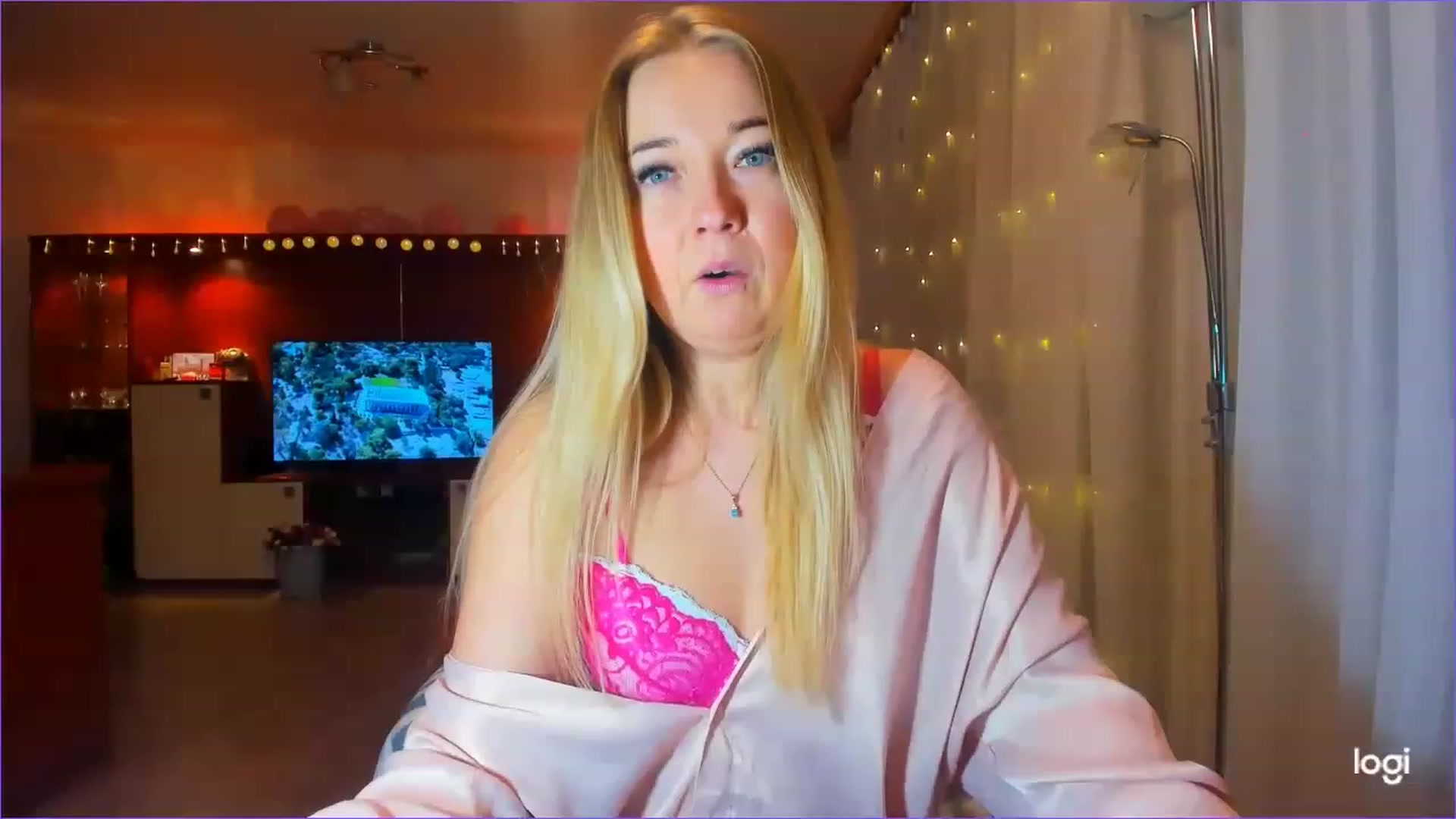 Gallery image thumbnail from FlamingoDream's myfreecams stream on, 03/16/2023, 24:08 image 2 of 20