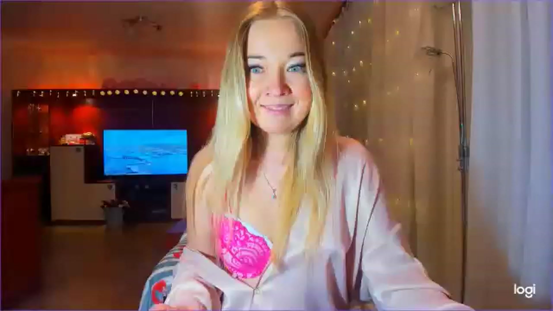 Gallery image thumbnail from FlamingoDream's myfreecams stream on, 03/16/2023, 24:08 image 1 of 20