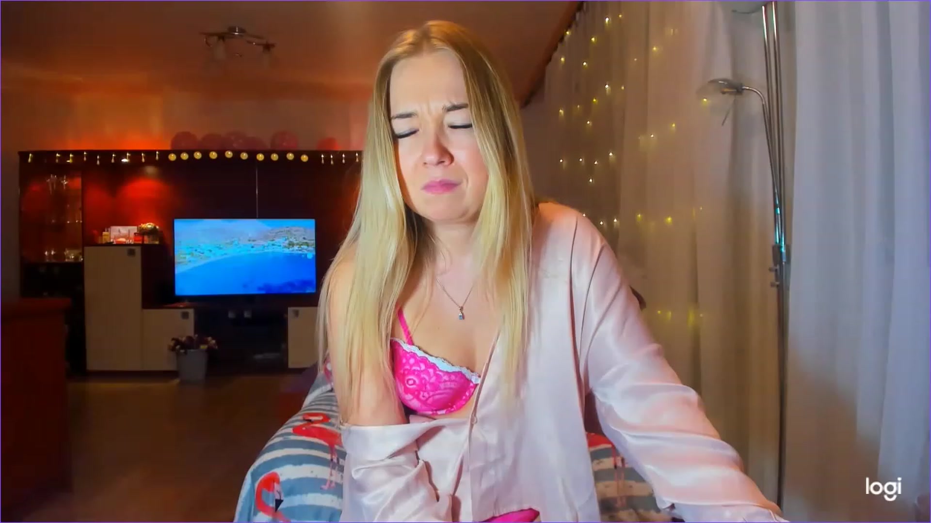 Gallery image thumbnail from FlamingoDream's myfreecams stream on, 03/16/2023, 24:08 image 6 of 20